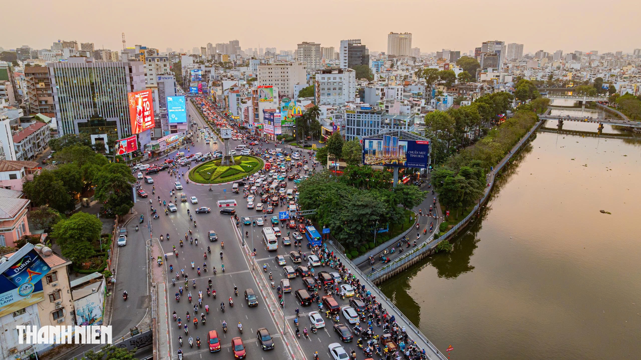 TP.HCM t&iacute;nh th&aacute;o dỡ v&ograve;ng xoay Điện Bi&ecirc;n Phủ, điểm n&oacute;ng kẹt xe giờ cao điểm- Ảnh 3.