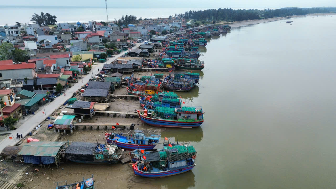 Ngư d&acirc;n Thanh H&oacute;a lao đao v&igrave; gi&aacute; dầu tăng cao - Ảnh 3.