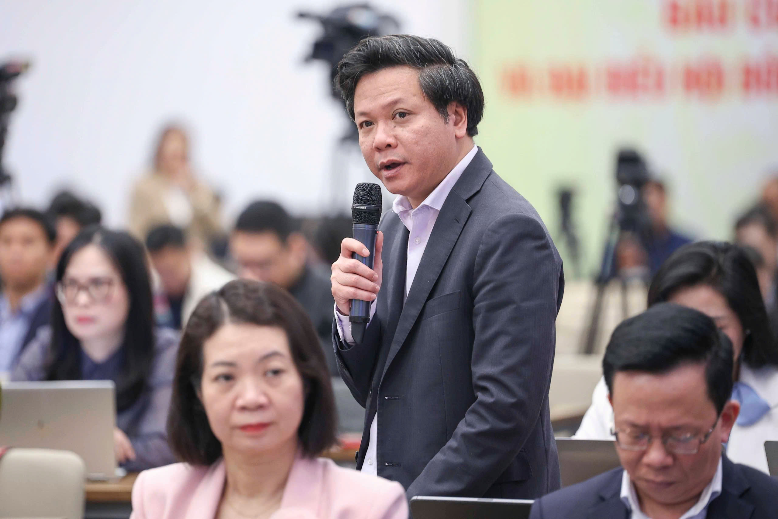 Ghi 'th&ugrave;ng phiếu', 'h&ograve;m phiếu' hay 'h&ograve;m phiếu bầu cử' - Ảnh 1.