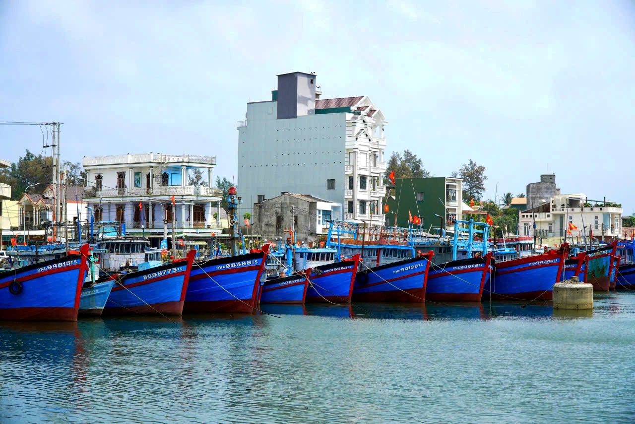 'Xăng dầu tăng giá thì khó thật nhưng biển là nghề của tụi tôi'- Ảnh 4.