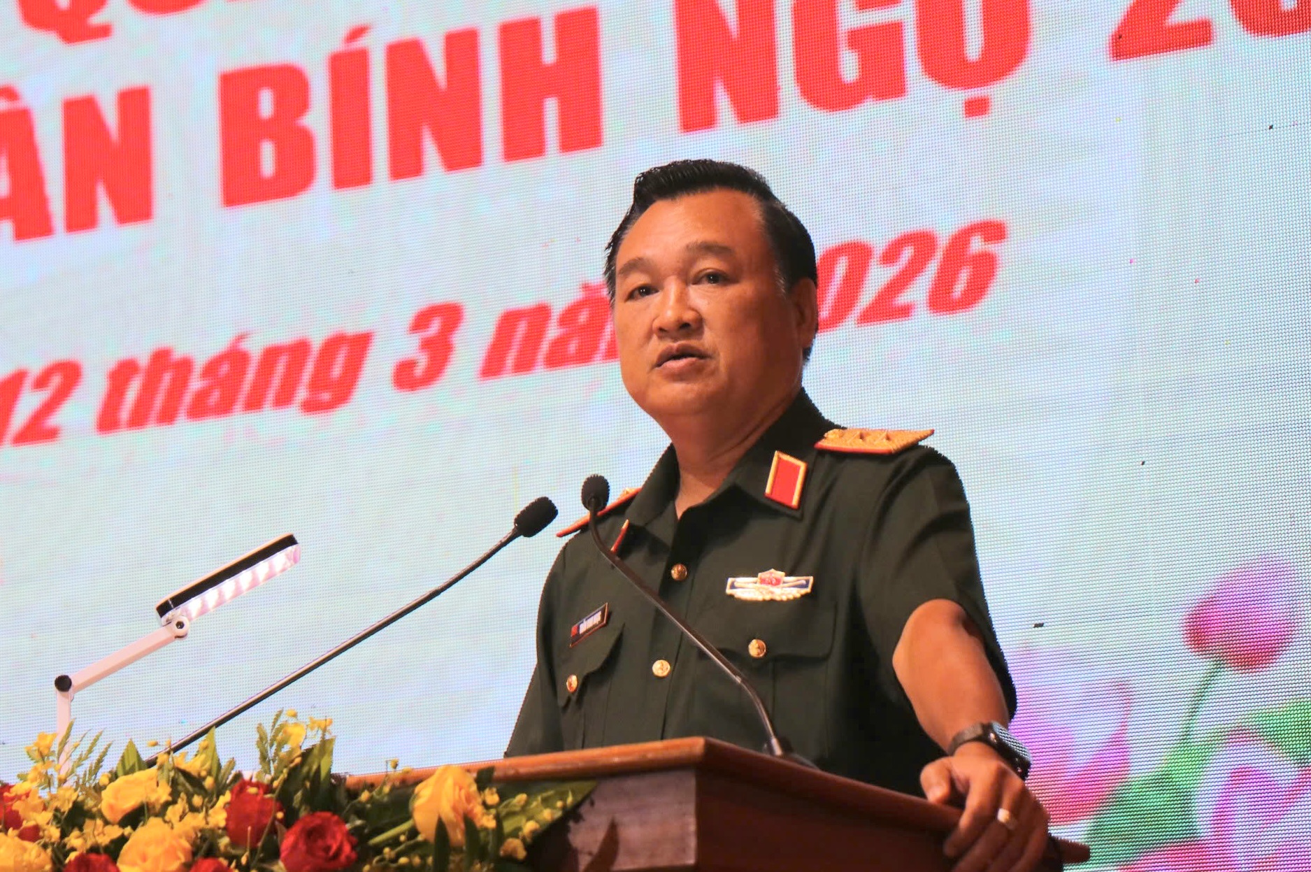 Quân khu 7 gặp mặt hơn 800 cán bộ cao cấp nghỉ hưu đầu xuân 2026 - Ảnh 1.