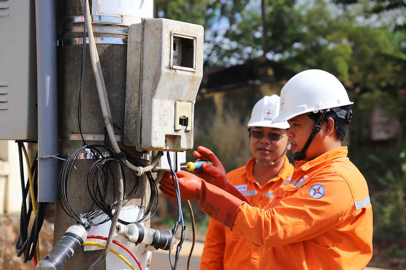 EVNSPC chủ động nhiều giải pháp đảm bảo điện mùa nắng nóng - Ảnh 1.