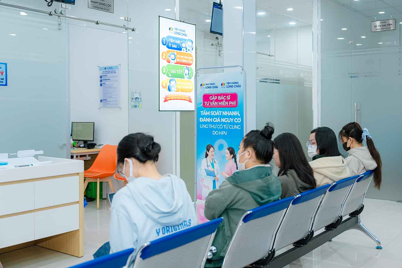 Long Châu tầm soát miễn phí HPV gây ung thư cổ tử cung, vì sức khỏe sinh sản nữ giới- Ảnh 2.