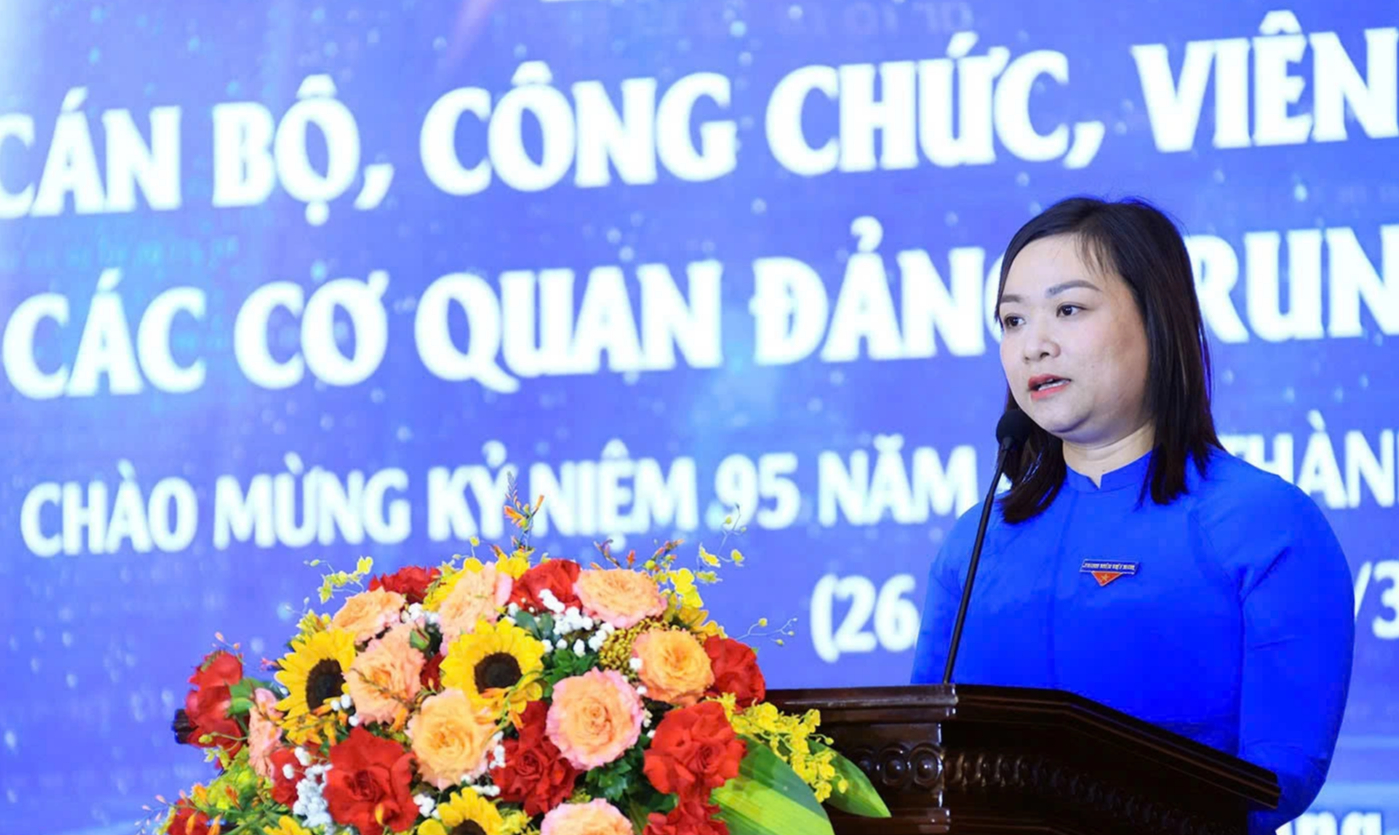 Th&aacute;ng Thanh ni&ecirc;n: Tuy&ecirc;n dương 40 c&aacute;n bộ, c&ocirc;ng chức, vi&ecirc;n chức trẻ ti&ecirc;u biểu- Ảnh 2.