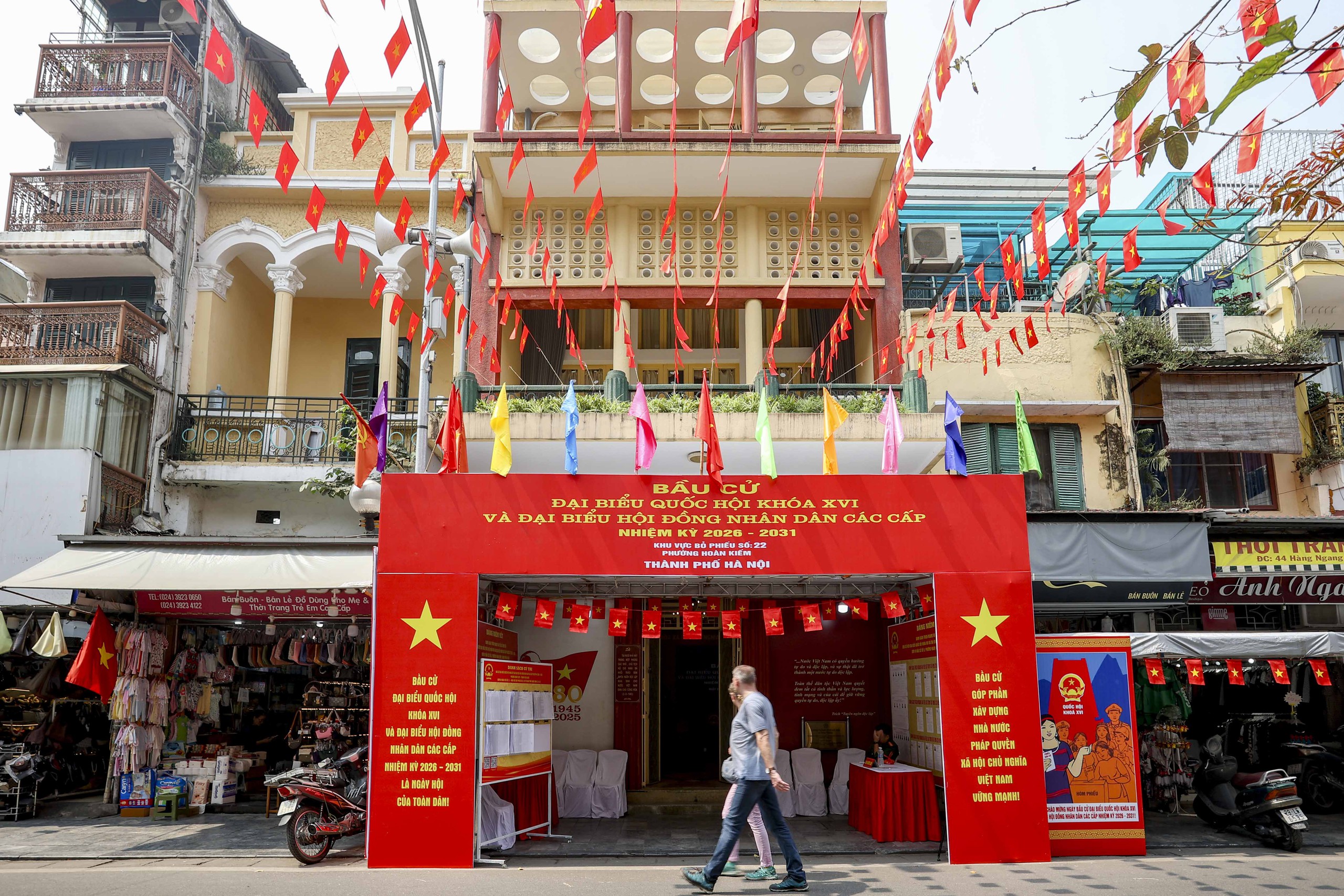 C&aacute;c điểm bầu cử đặc biệt ở H&agrave; Nội sẵn s&agrave;ng cho ng&agrave;y hội lớn to&agrave;n d&acirc;n - Ảnh 1.