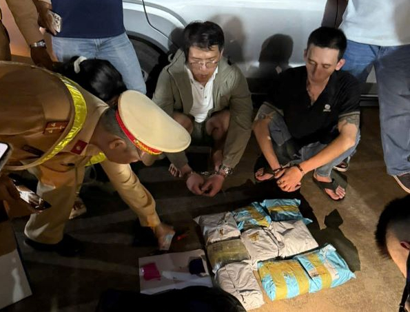 Phê chuẩn khởi tố 3 đối tượng có hành vi mua bán 10 kg ma túy  - Ảnh 1.