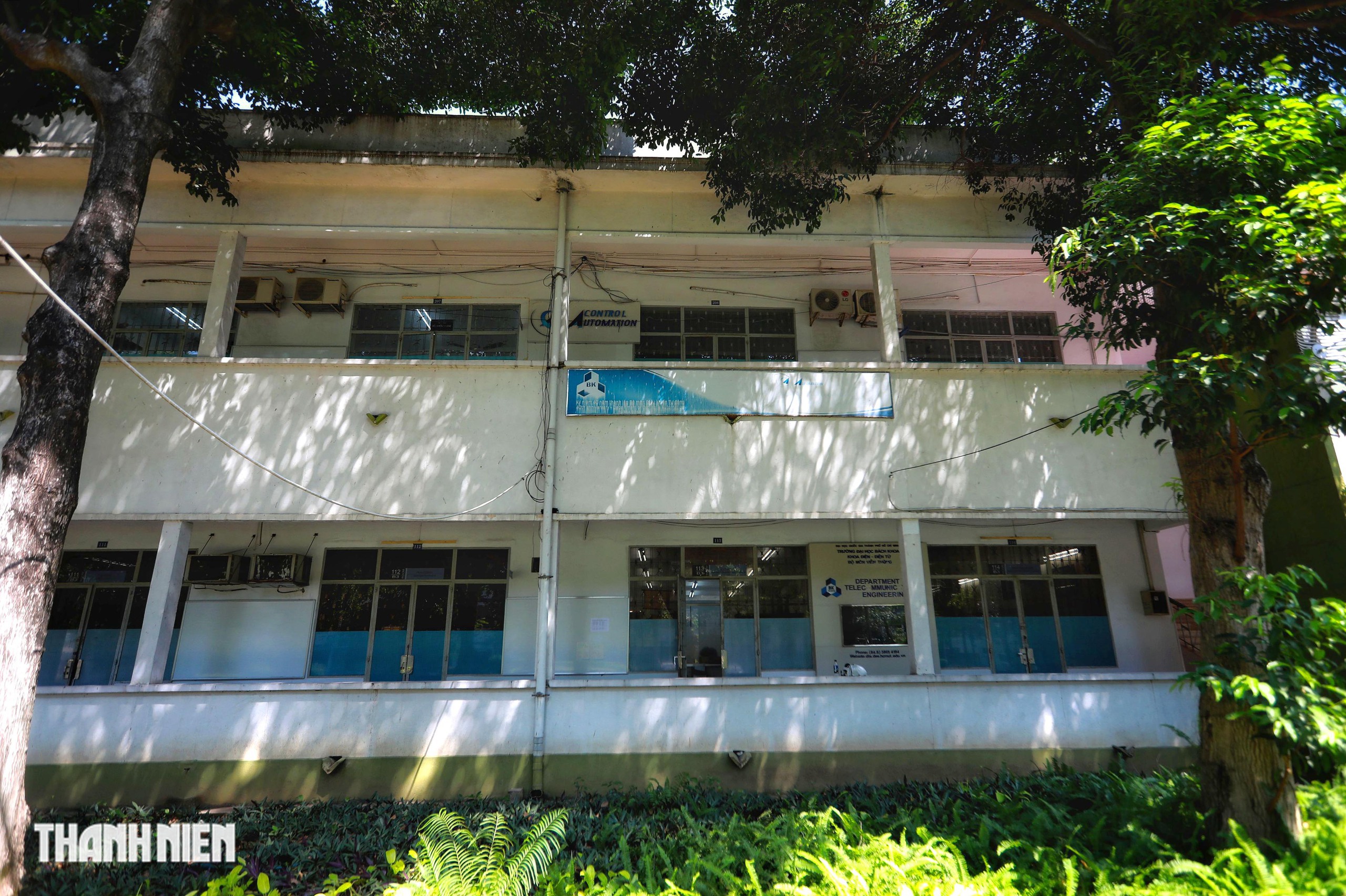 B&ecirc;n trong khu&ocirc;n vi&ecirc;n hơn 14 ha của Trường ĐH B&aacute;ch khoa TP.HCM - Ảnh 11.