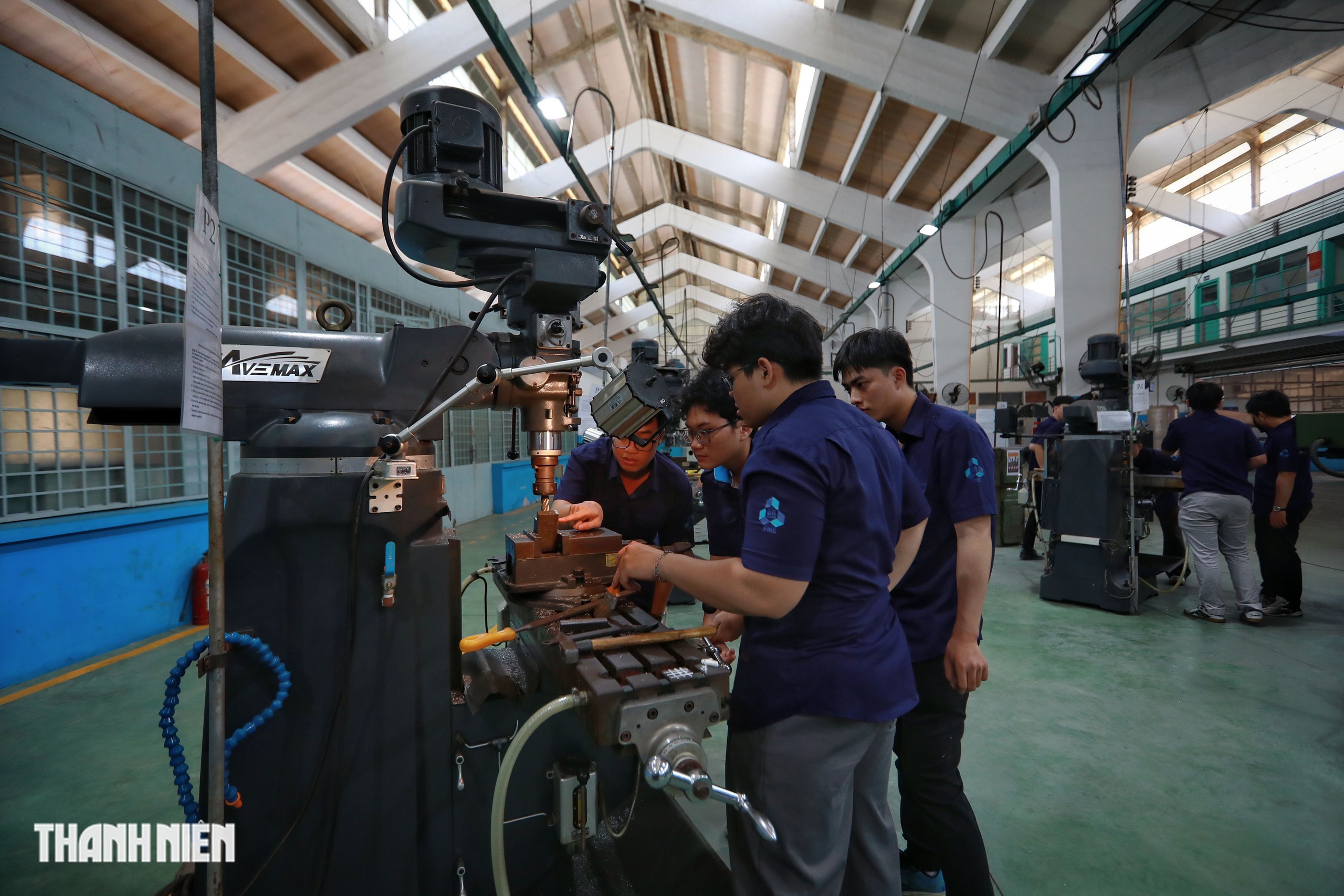 B&ecirc;n trong khu&ocirc;n vi&ecirc;n hơn 14 ha của Trường ĐH B&aacute;ch khoa TP.HCM - Ảnh 18.