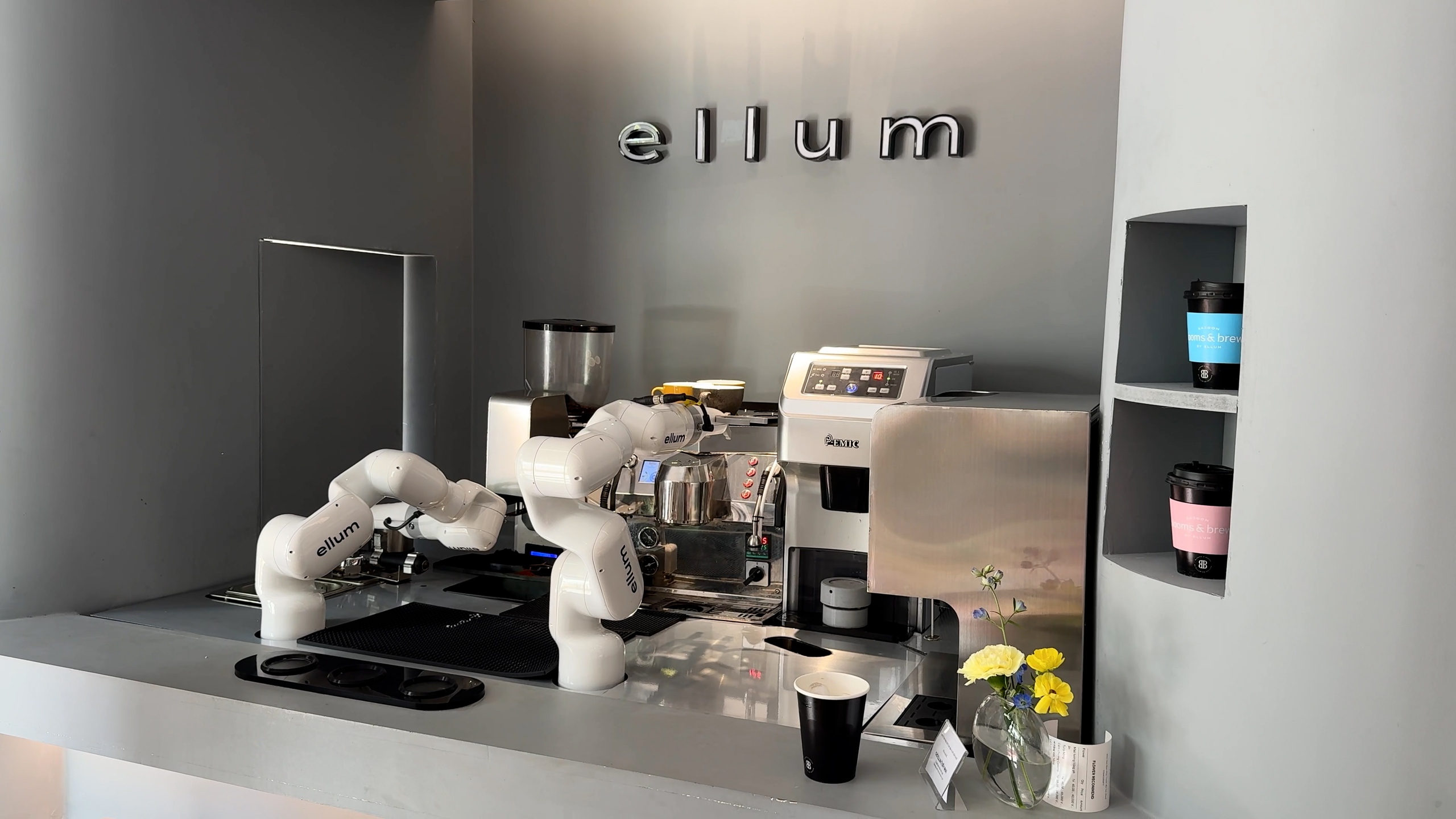  ‘Tự hào được xây dựng bởi đội ngũ Việt Nam’ - Ảnh 1.