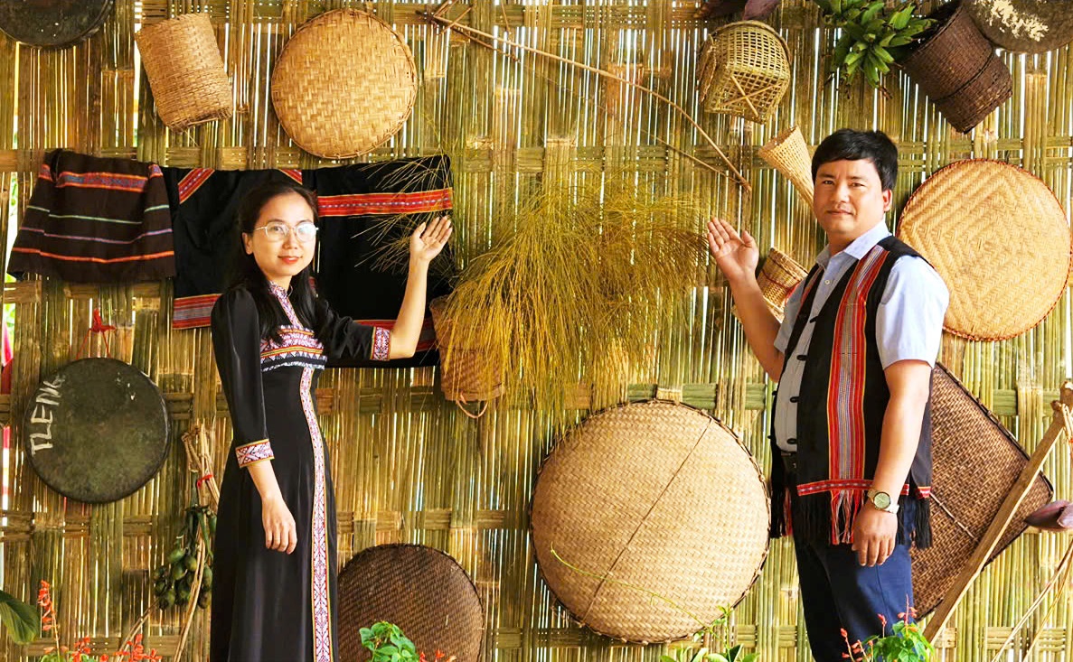 Băng rừng đến 'ngày hội non sông':Con đường gian nan vào điểm bầu cử nóc ông Bình - Ảnh 4.