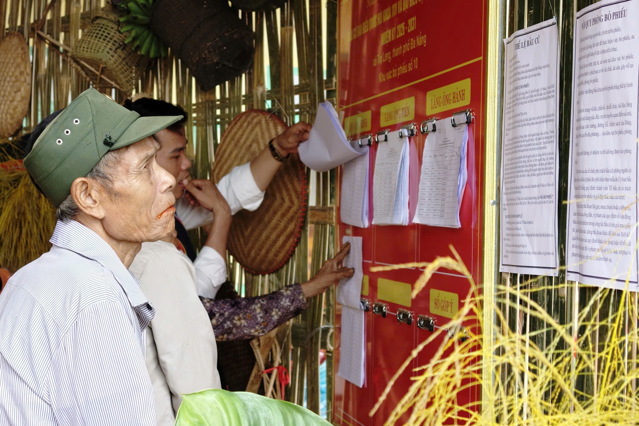Băng rừng đến 'ngày hội non sông':Con đường gian nan vào điểm bầu cử nóc ông Bình - Ảnh 3.