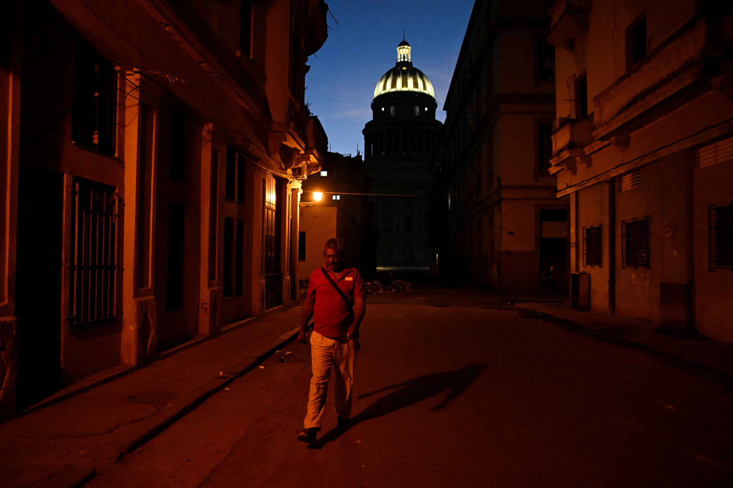 Cuba nói đã đàm phán với Mỹ giữa căng thẳng nhiên liệu - Ảnh 1.