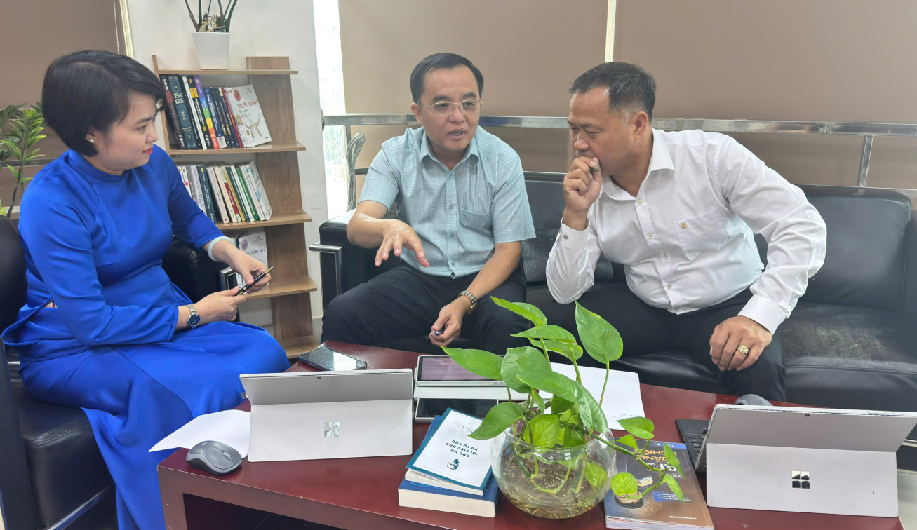 Đại tá Huỳnh Ngọc Liêm chỉ mẹo phòng tránh lộ dữ liệu cá nhân khi dùng AI- Ảnh 2. Đại tá Huỳnh Ngọc Liêm chỉ mẹo phòng tránh lộ dữ liệu cá nhân khi dùng AI- Ảnh 2.