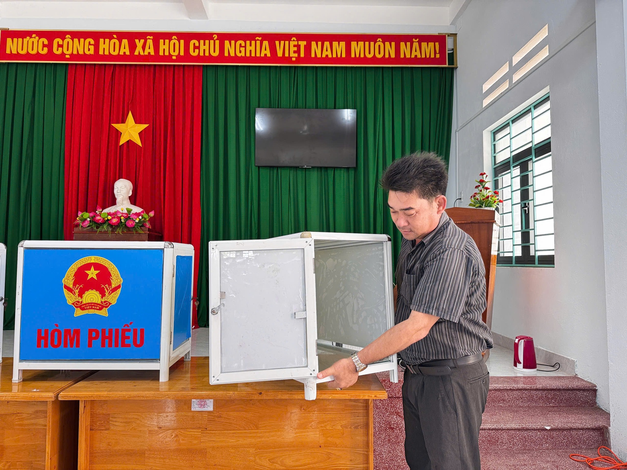 Bầu cử Quốc hội: Gia Lai vận động ngư dân dừng ra khơi tham gia đi bầu- Ảnh 4.