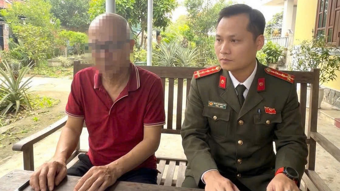 Xúc phạm công an về bầu cử, 2 người đàn ông bị phạt 5 triệu đồng - Ảnh 2. Xúc phạm công an về bầu cử, 2 người đàn ông bị phạt 5 triệu đồng - Ảnh 2.