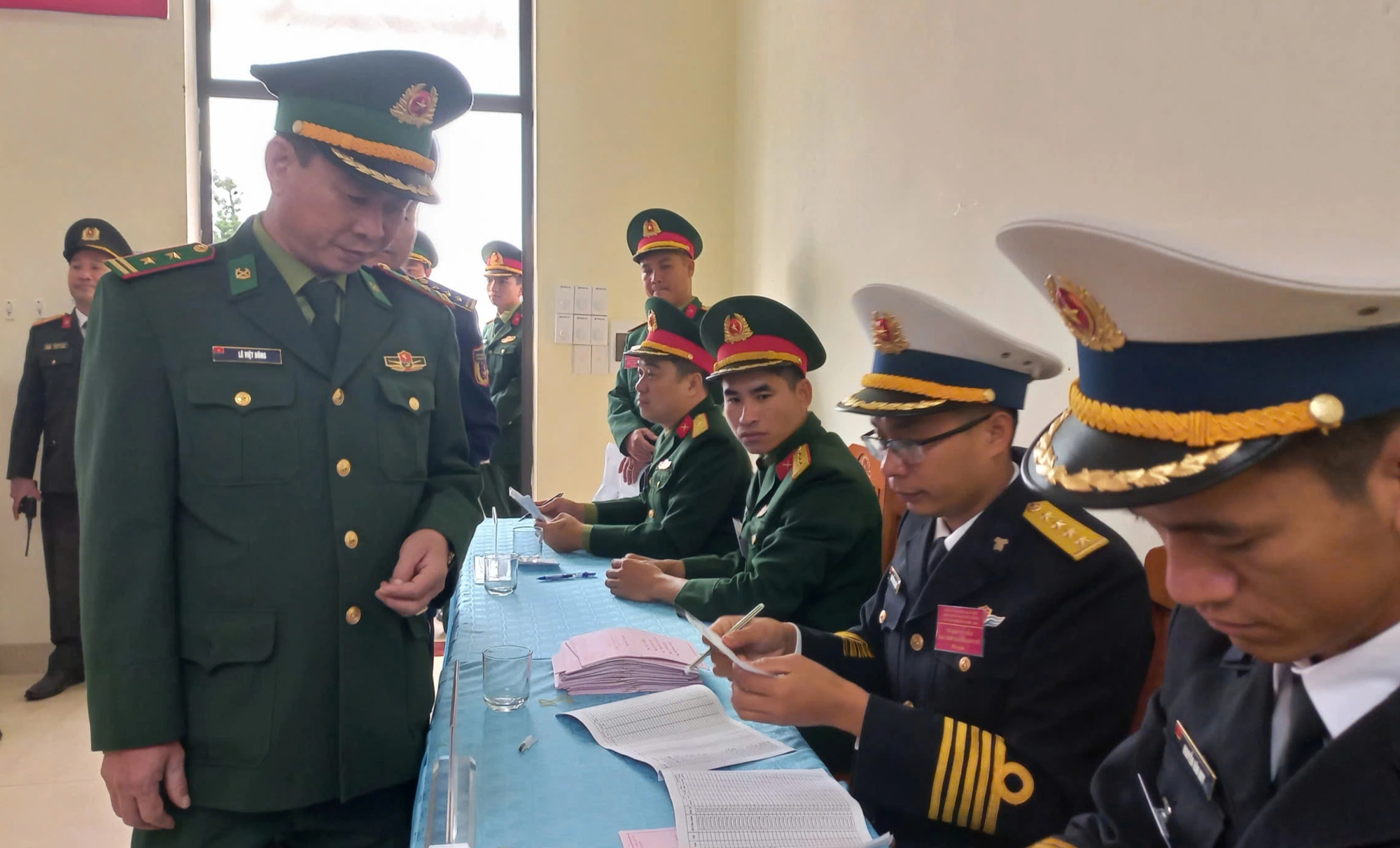 Rộn ràng bầu cử sớm trên đảo Bạch Long Vĩ - Ảnh 7.