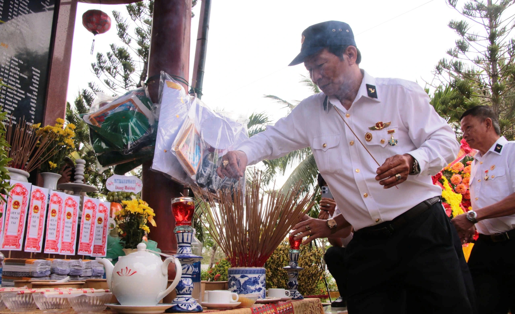  Những cuộc trở về lặng lẽ- Ảnh 2.