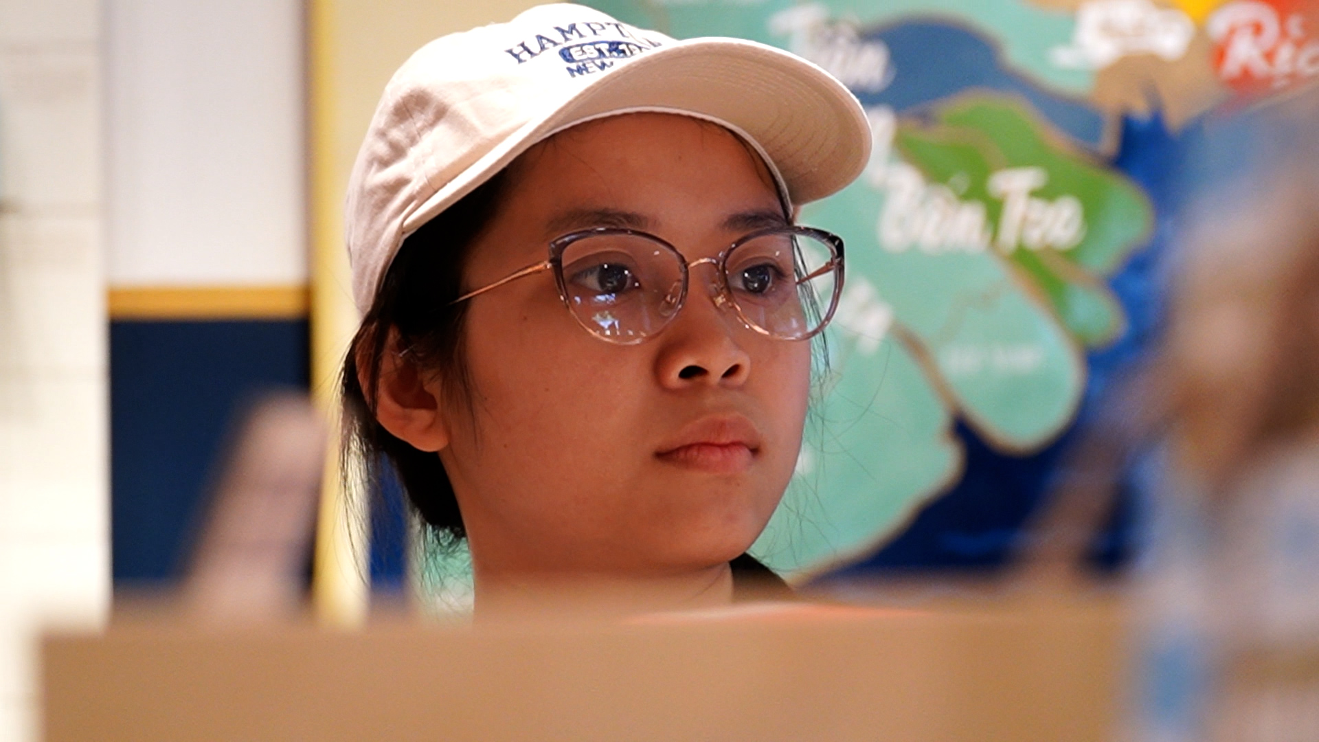  Nữ tặng hoa nam vẫn chưa phổ biến? - Ảnh 1.