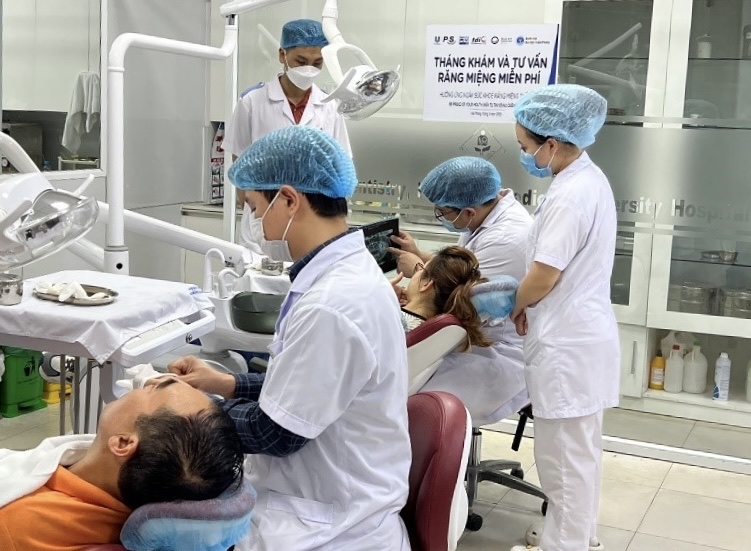 2 thời điểm cần chải răng trong ngày - Ảnh 1.