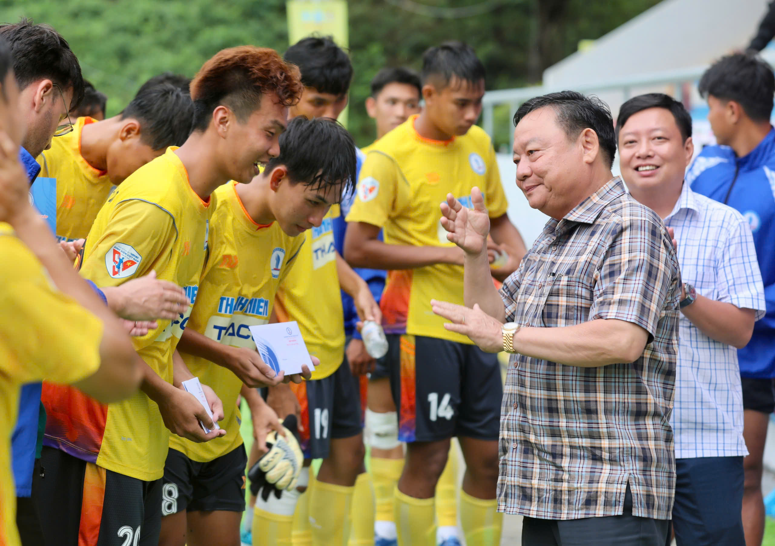  'Lửa' miền Tây cháy trong cơn mưa nặng hạt - Ảnh 4.