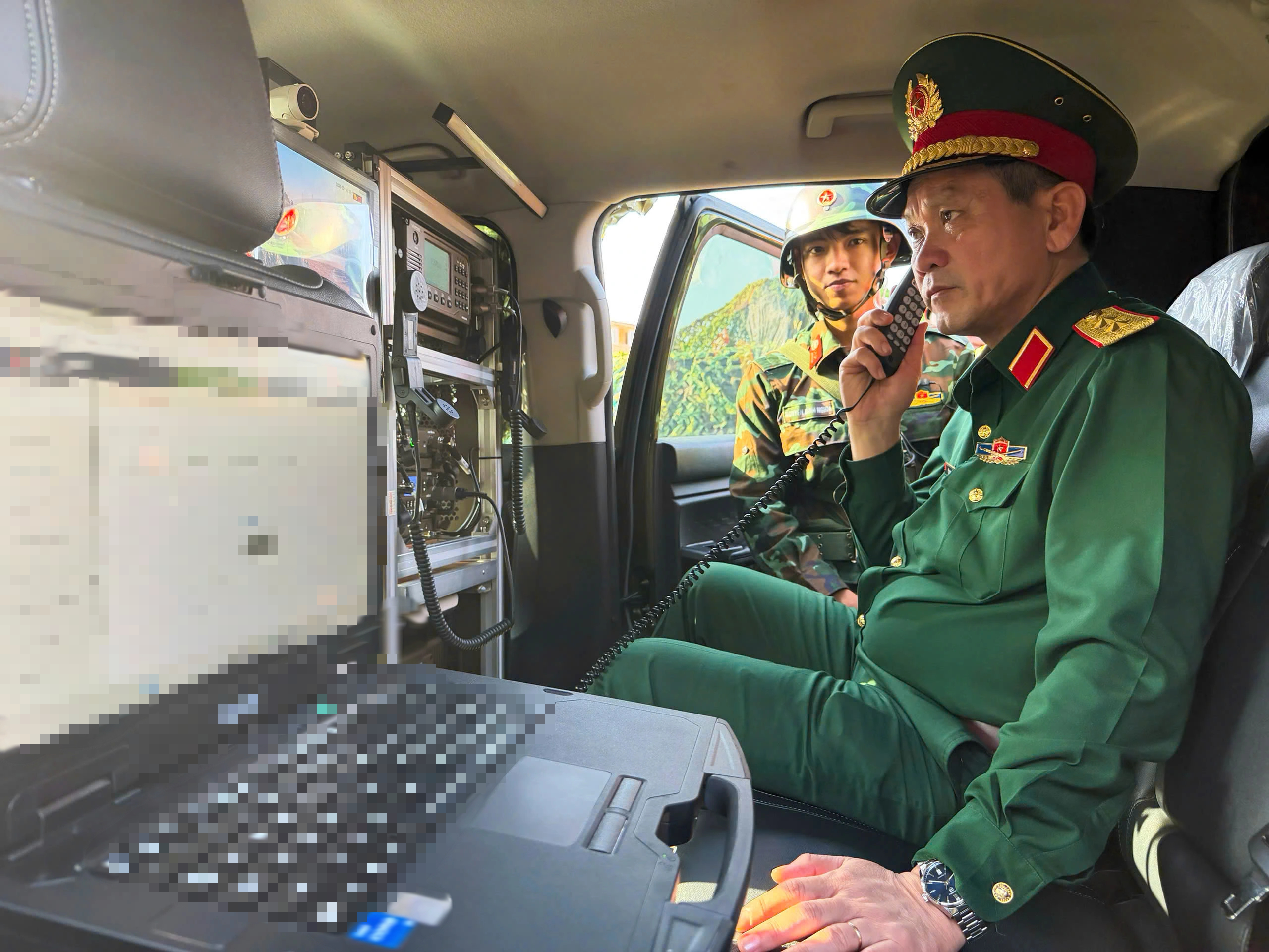 Qu&acirc;n khu 5 k&iacute;ch hoạt 'tường th&eacute;p', bảo vệ an to&agrave;n ng&agrave;y bầu cử - Ảnh 2.