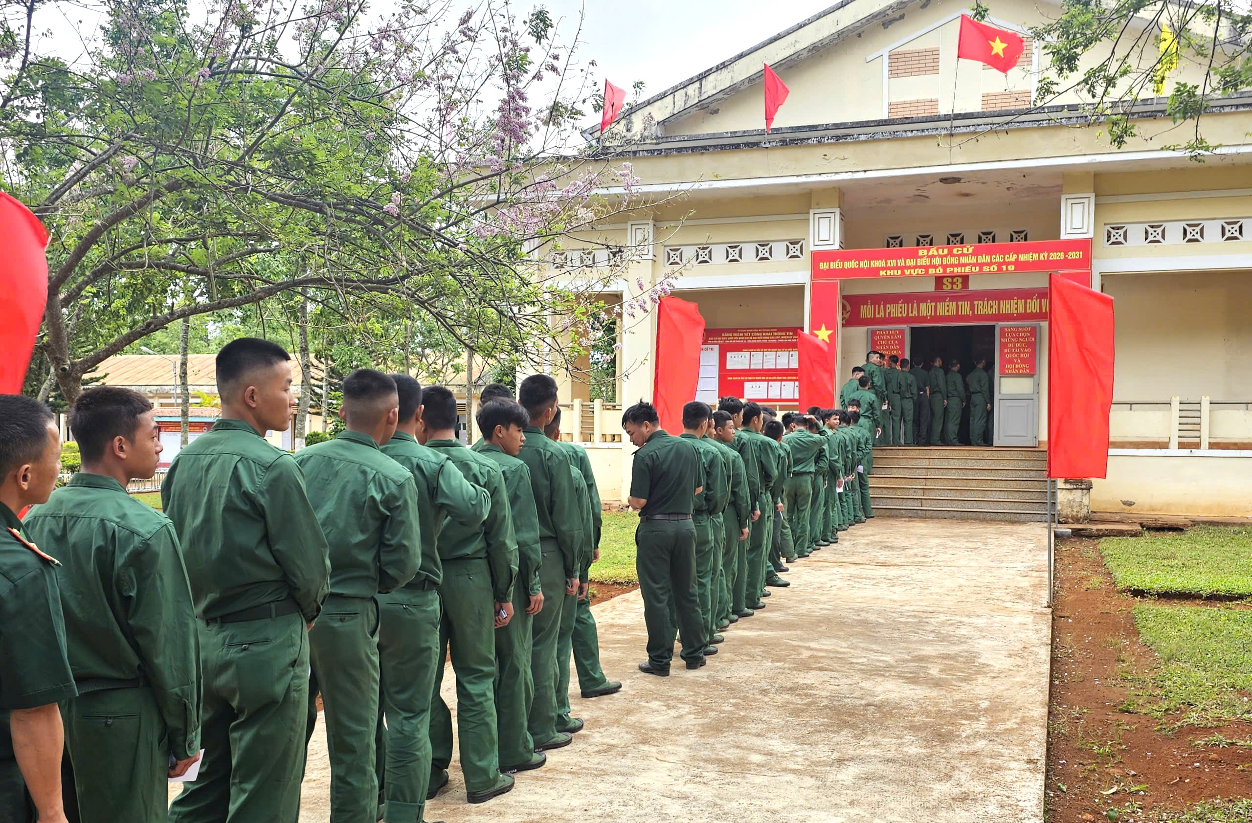 Bầu cử Quốc hội: Lâm Đồng 5 khu vực bỏ phiếu sớm hơn ngày bầu cử toàn quốc- Ảnh 1. Bầu cử Quốc hội: Lâm Đồng 5 khu vực bỏ phiếu sớm hơn ngày bầu cử toàn quốc- Ảnh 1.