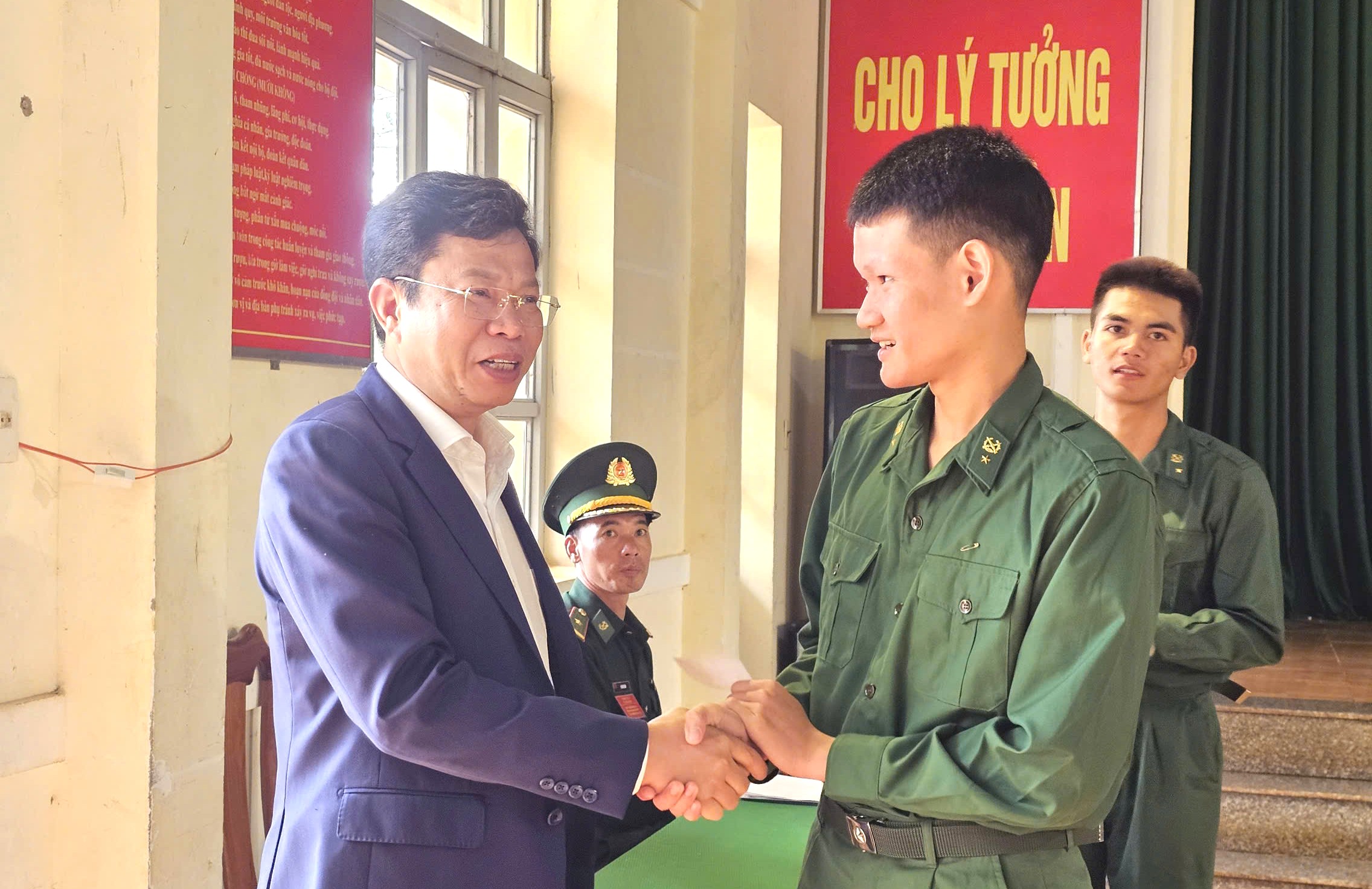 Bầu cử Quốc hội: Lâm Đồng 5 khu vực bỏ phiếu sớm hơn ngày bầu cử toàn quốc- Ảnh 5. Bầu cử Quốc hội: Lâm Đồng 5 khu vực bỏ phiếu sớm hơn ngày bầu cử toàn quốc- Ảnh 5.