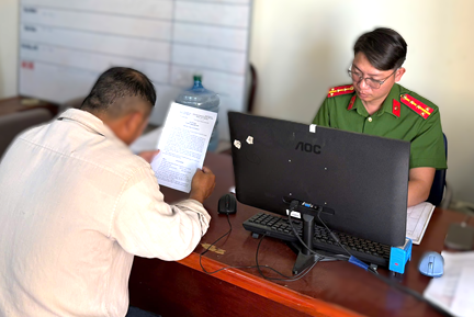 Xử phạt nhiều trường hợp chia sẻ thông tin sai sự thật trên mạng xã hội - Ảnh 2.