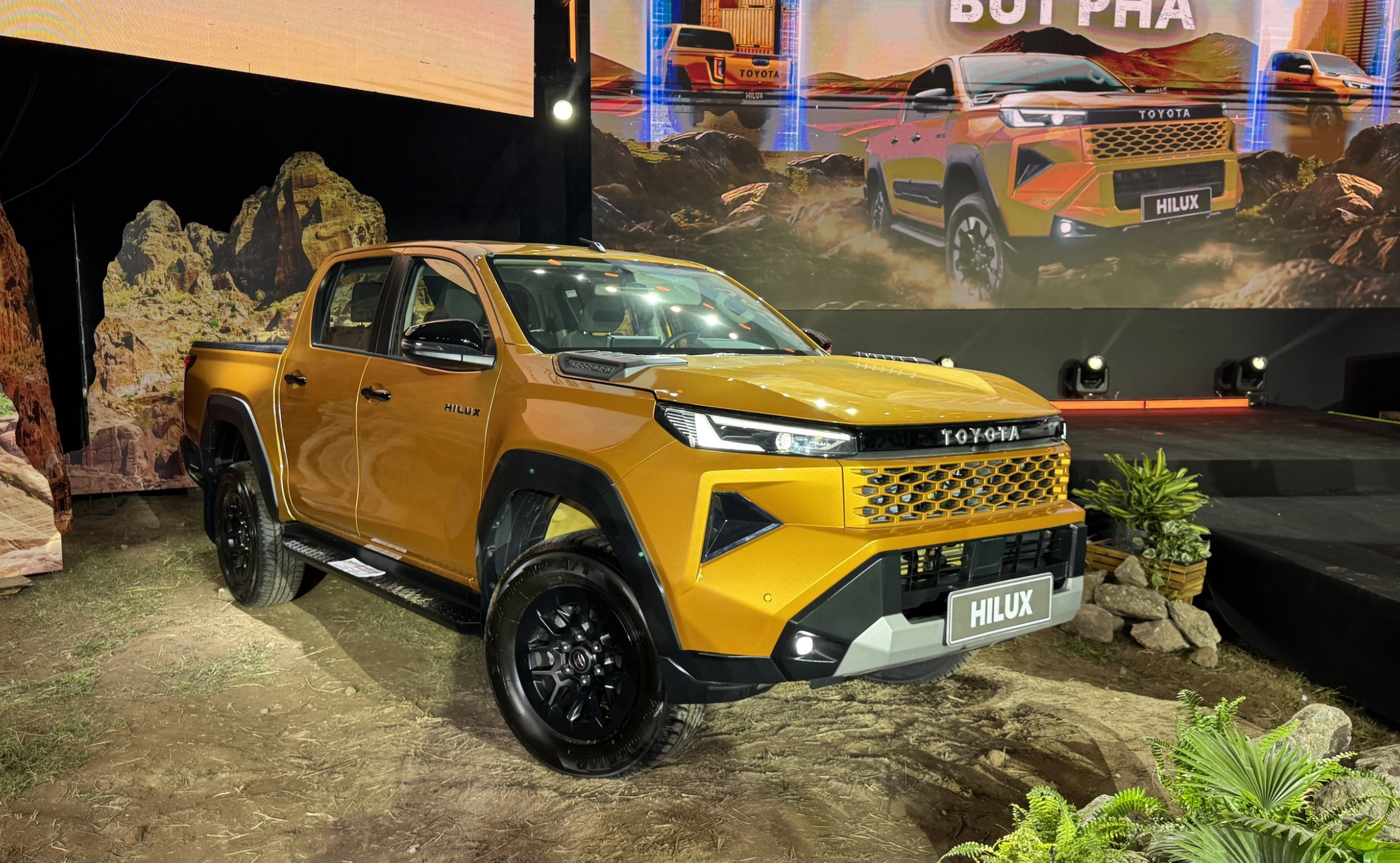 Xe bán tải tại Việt Nam vẫn hút khách mua, Ford Ranger lấy lại ngôi đầu - Ảnh 3.