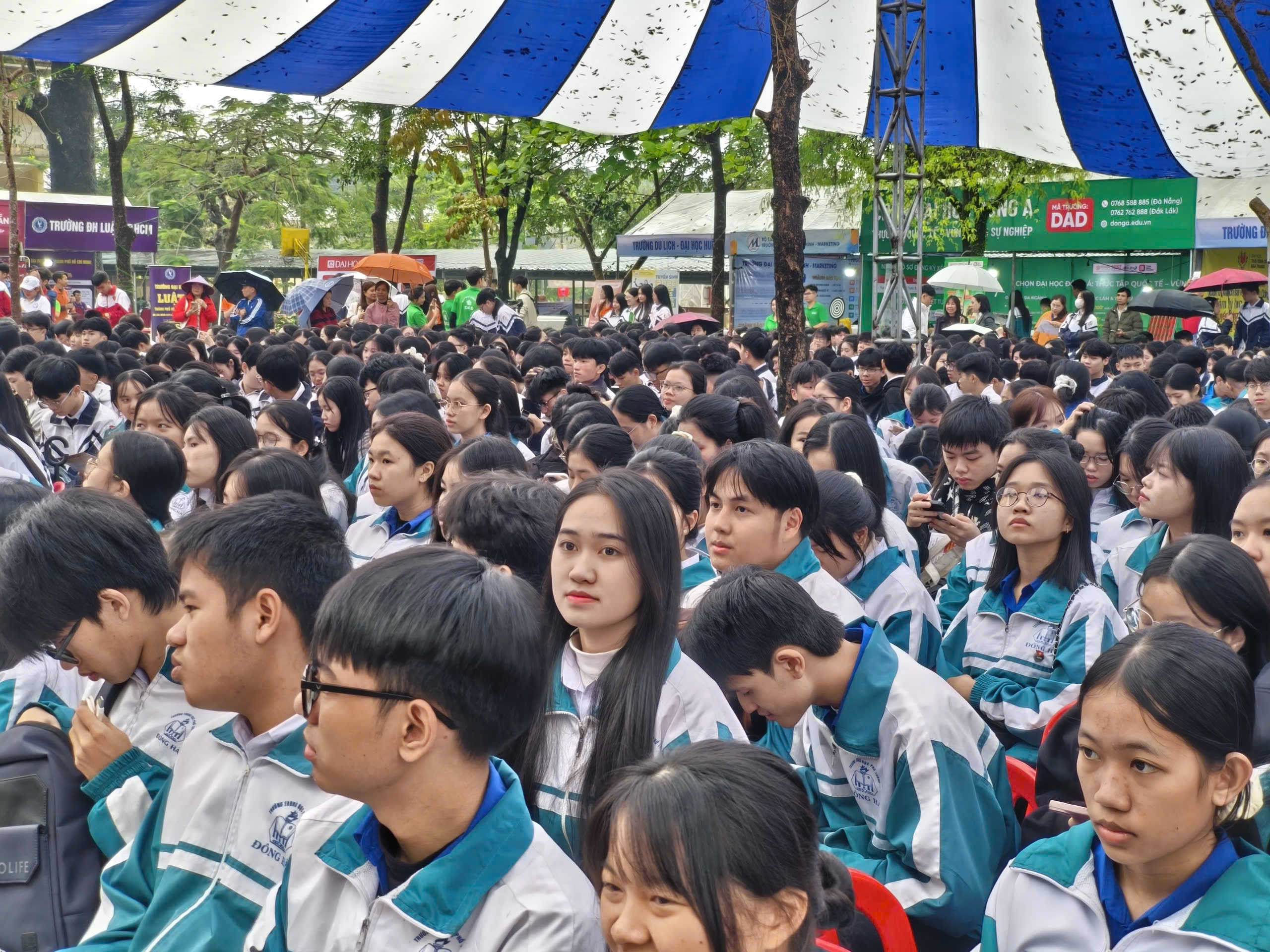 Bộ GD-ĐT lưu ý điểm mới của kỳ thi tốt nghiệp THPT 2026 - Ảnh 3.