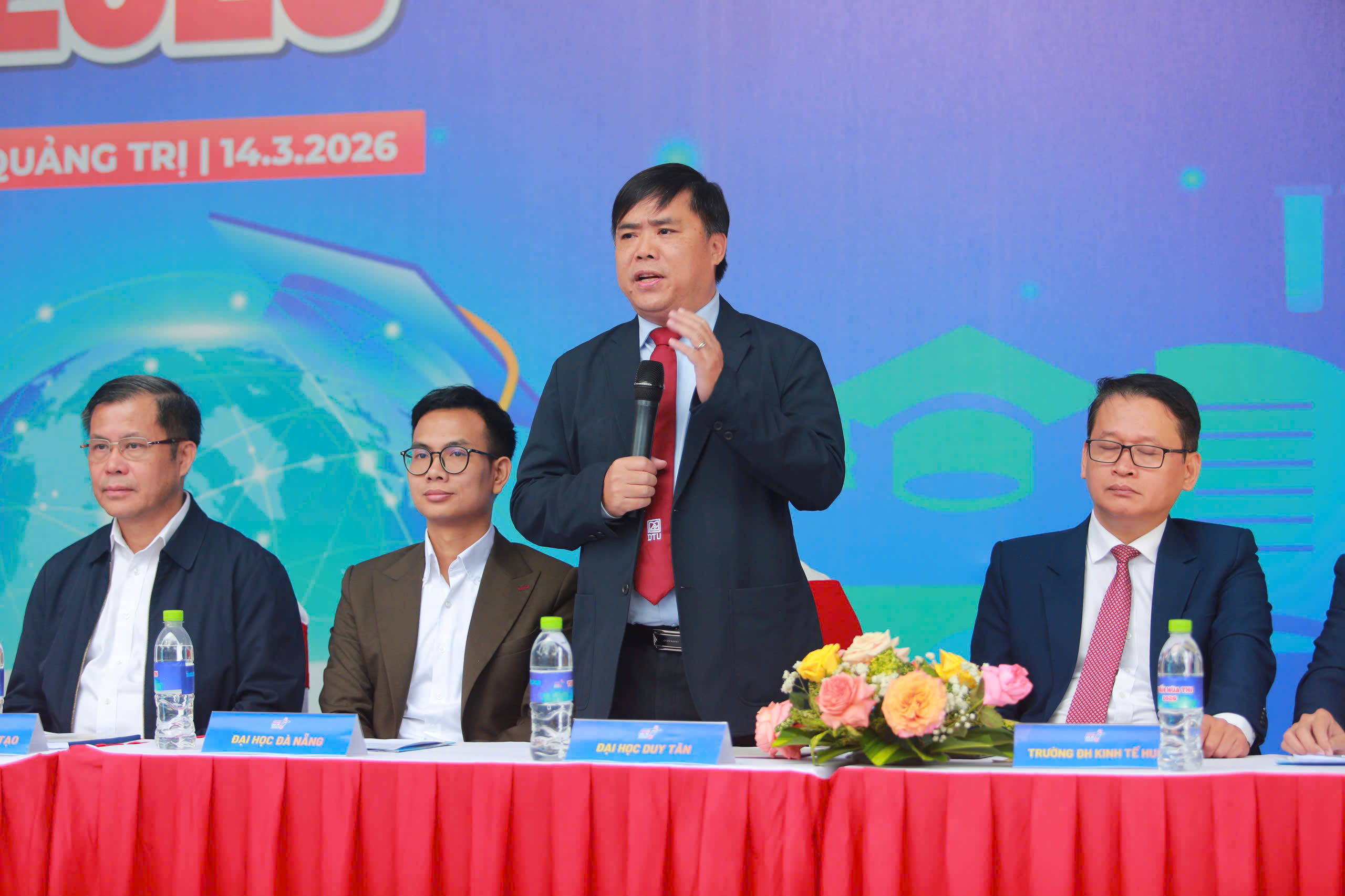 Bộ GD-ĐT lưu ý điểm mới của kỳ thi tốt nghiệp THPT 2026 - Ảnh 19.