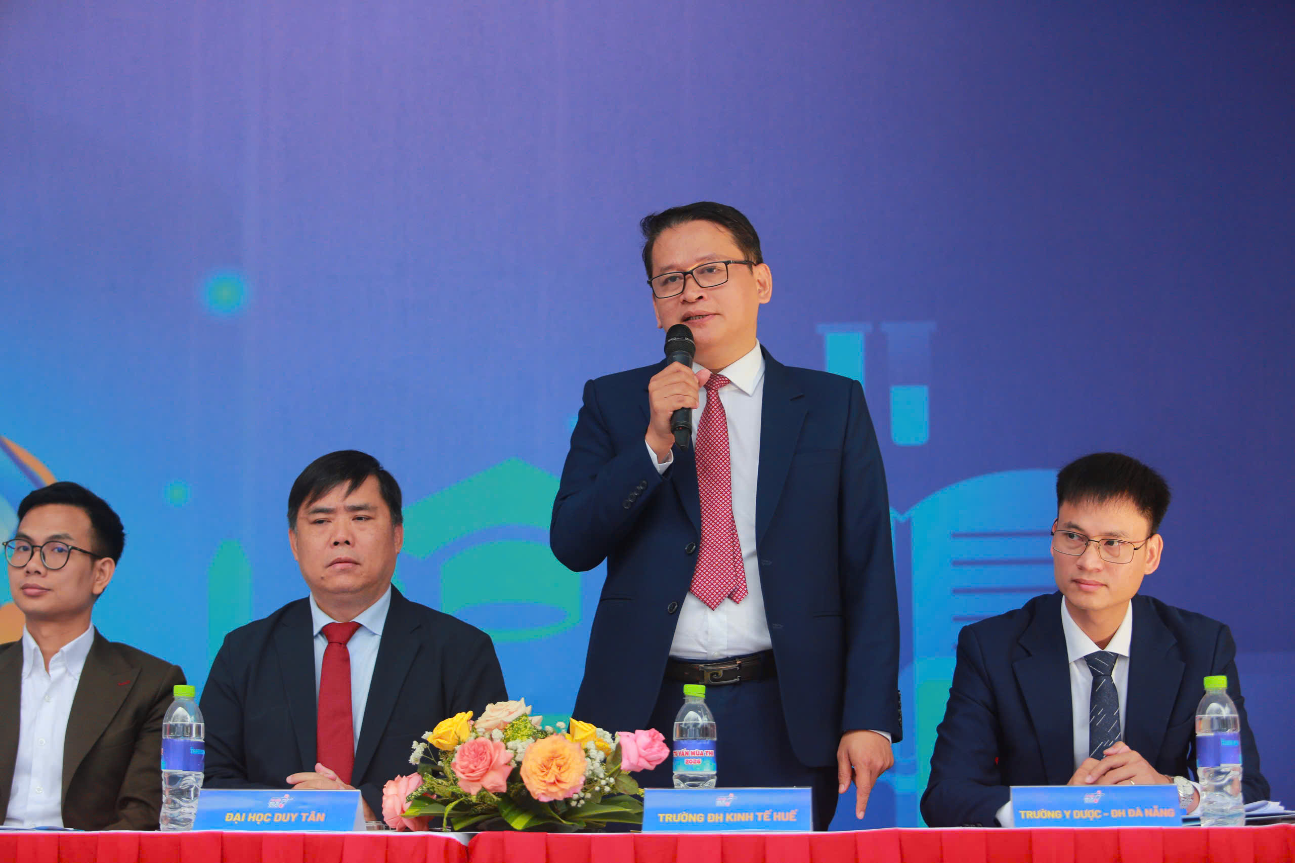 Bộ GD-ĐT lưu ý điểm mới của kỳ thi tốt nghiệp THPT 2026 - Ảnh 23.