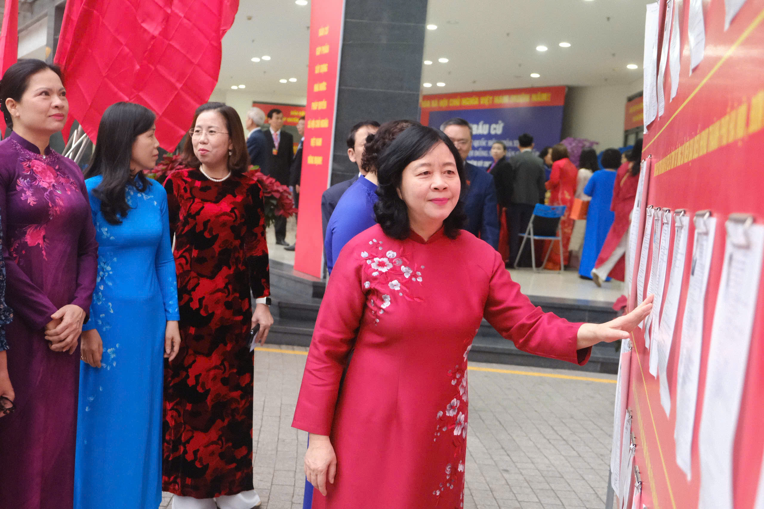 Lãnh đạo Đảng, Nhà nước bỏ phiếu bầu cử- Ảnh 19. Lãnh đạo Đảng, Nhà nước bỏ phiếu bầu cử- Ảnh 19.