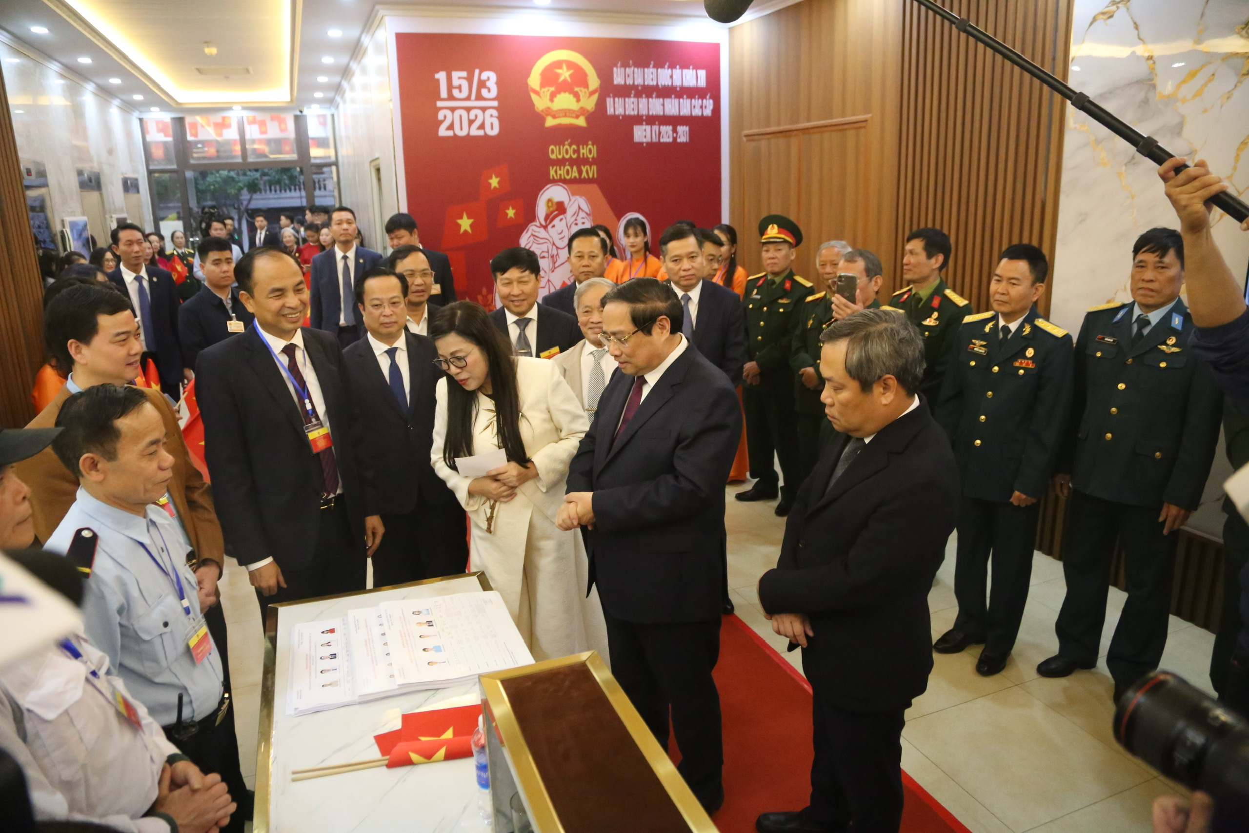 Lãnh đạo Đảng, Nhà nước bỏ phiếu bầu cử- Ảnh 12. Lãnh đạo Đảng, Nhà nước bỏ phiếu bầu cử- Ảnh 12.