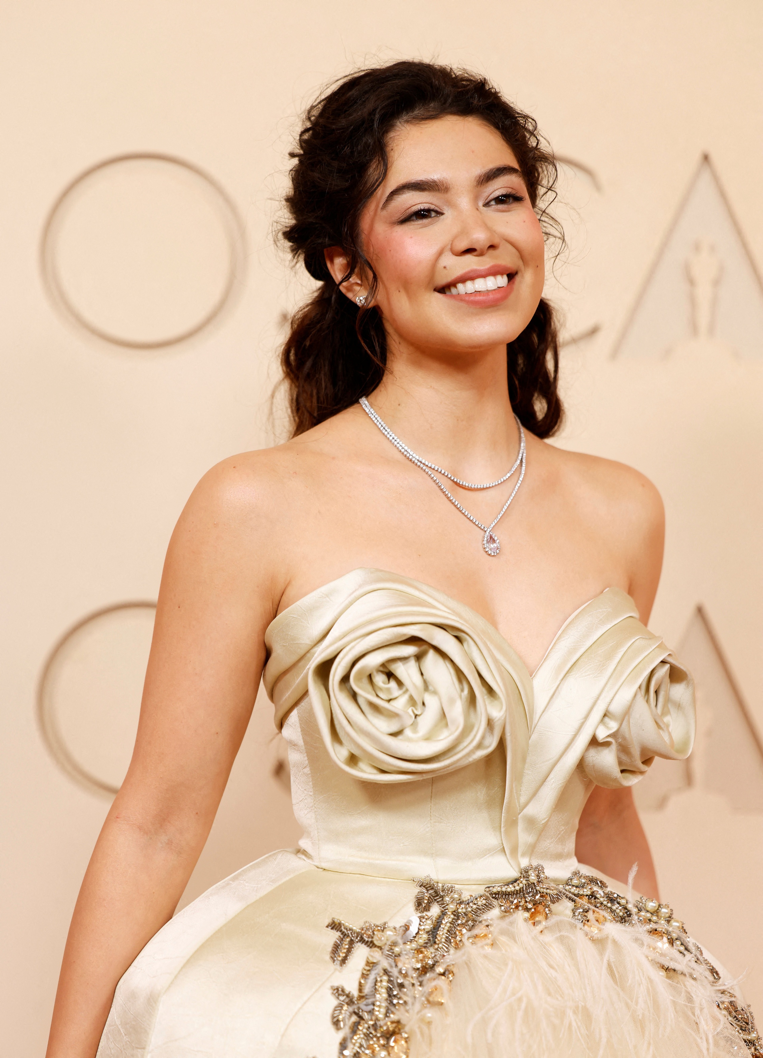 Dàn sao khoe sắc lộng lẫy trên thảm đỏ Oscar 2026 - Ảnh 22.