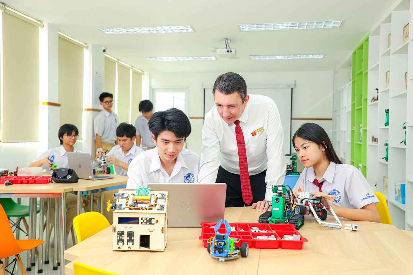 Một trường quốc tế đạt 14 giải cao kỳ thi học sinh giỏi lớp 12