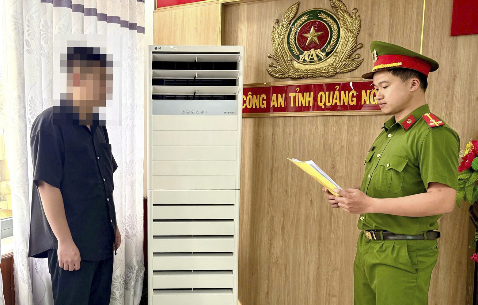 Công an tỉnh Quảng Ngãi bắt giám đốc lừa đảo kêu gọi đầu tư cổ phiếu- Ảnh 1.