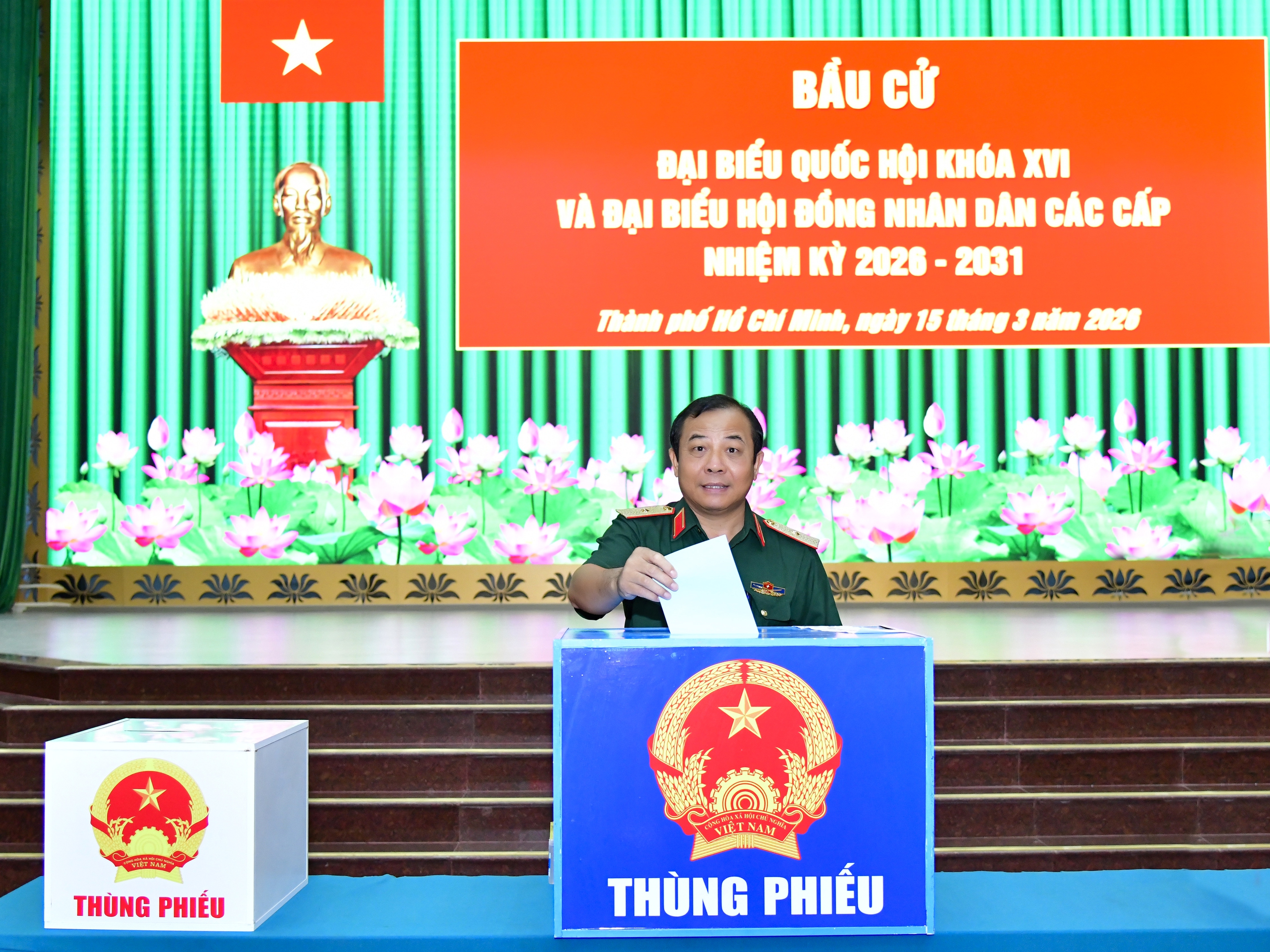 9,6 triệu cử tri TP.HCM bầu cử, có nhà nghiên cứu Nguyễn Đình Tư 106 tuổi- Ảnh 10. 9,6 triệu cử tri TP.HCM bầu cử, có nhà nghiên cứu Nguyễn Đình Tư 106 tuổi- Ảnh 10.
