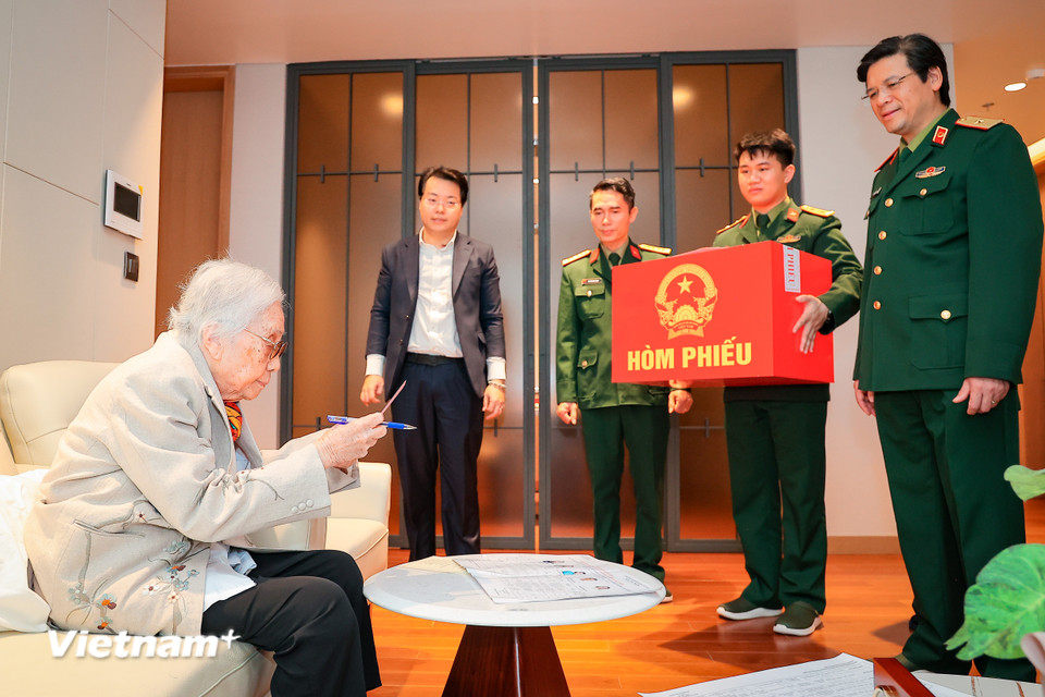 Những lá phiếu đặc biệt trong ngày hội bầu cử toàn dân- Ảnh 20. Những lá phiếu đặc biệt trong ngày hội bầu cử toàn dân- Ảnh 20.