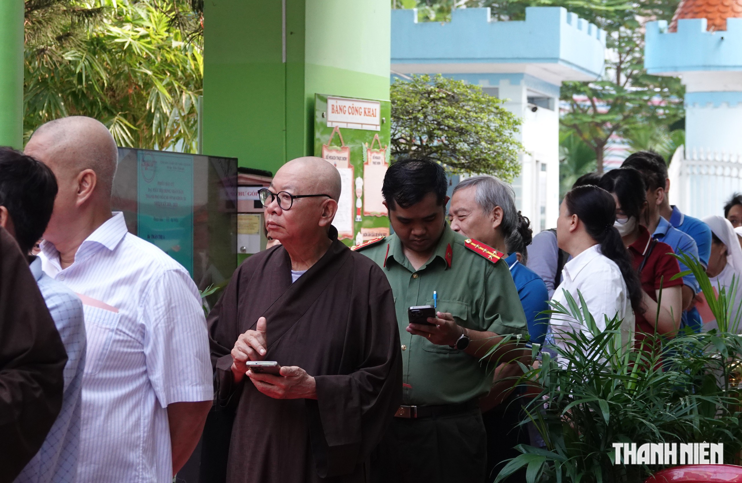 TP.HCM: Phường Xu&acirc;n H&ograve;a tổ chức bỏ phiếu bầu cử trong trại tạm tạm giam - Ảnh 10.