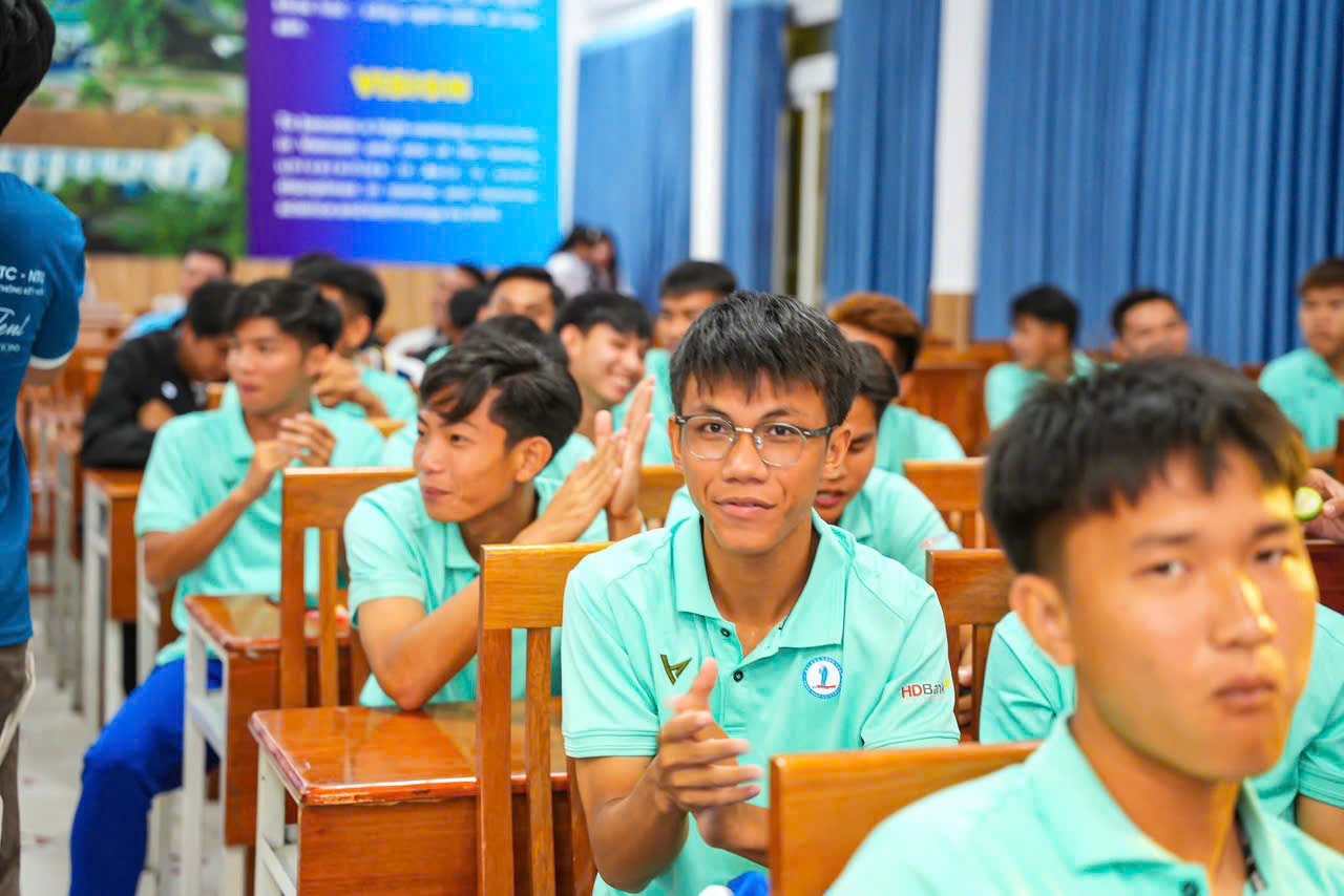 Khi bóng đá thắt chặt tình đoàn kết sinh viên- Ảnh 1.