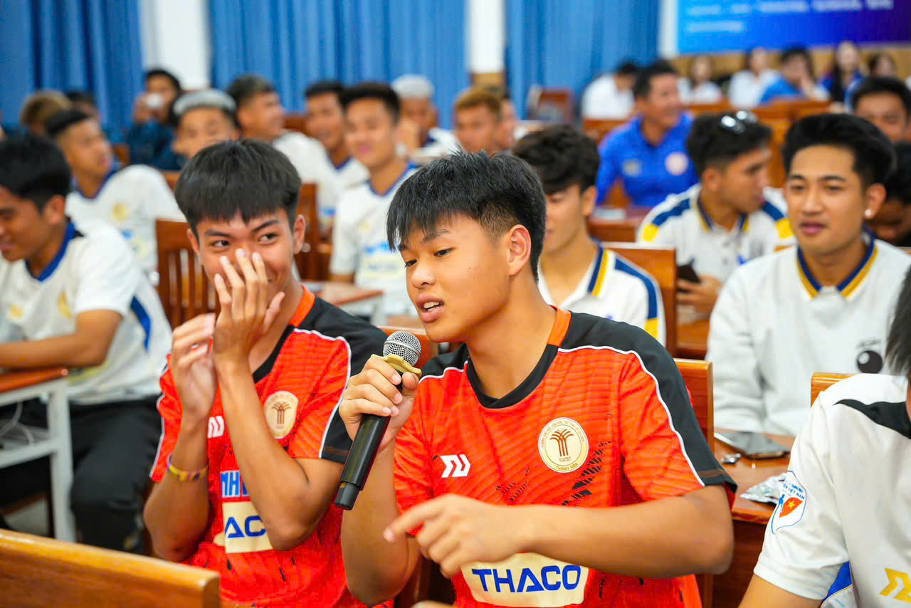 Khi bóng đá thắt chặt tình đoàn kết sinh viên- Ảnh 2.