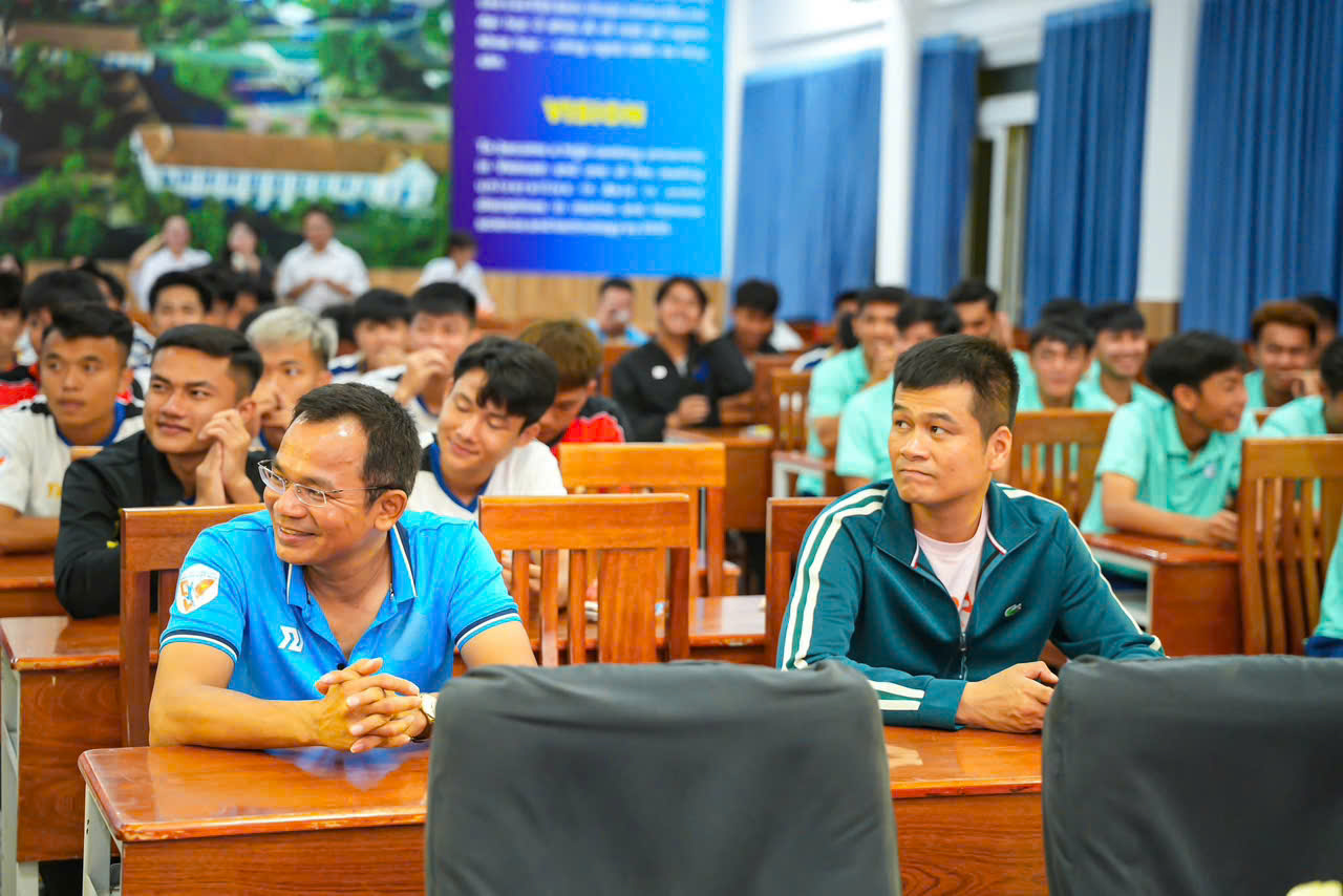 Khi bóng đá thắt chặt tình đoàn kết sinh viên- Ảnh 3.