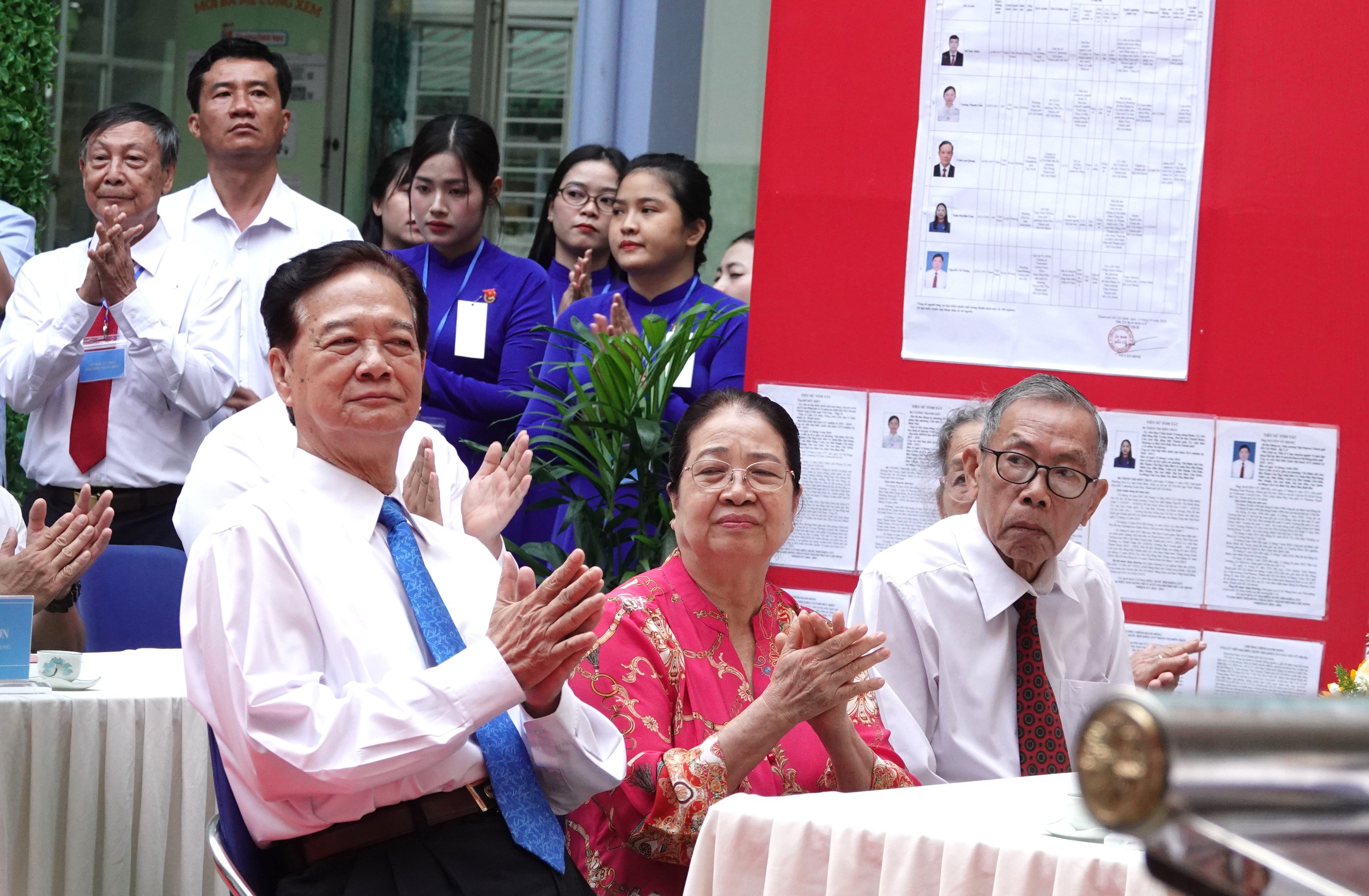 Lãnh đạo Đảng, Nhà nước bỏ phiếu bầu cử- Ảnh 23. Lãnh đạo Đảng, Nhà nước bỏ phiếu bầu cử- Ảnh 23.