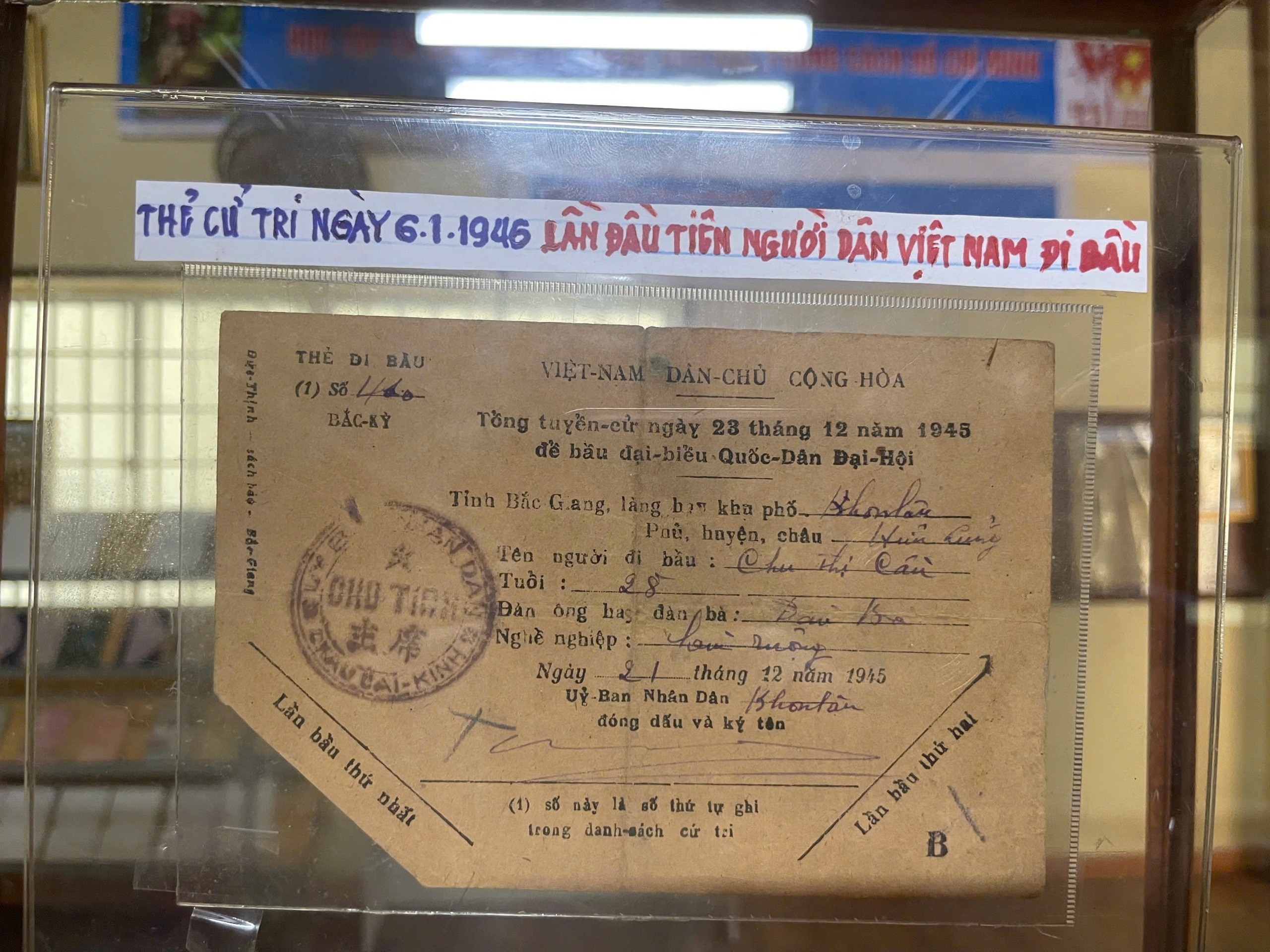 Cựu chiến binh sưu tầm hơn 200 kỷ vật về các kỳ bầu cử Quốc hội - Ảnh 6.