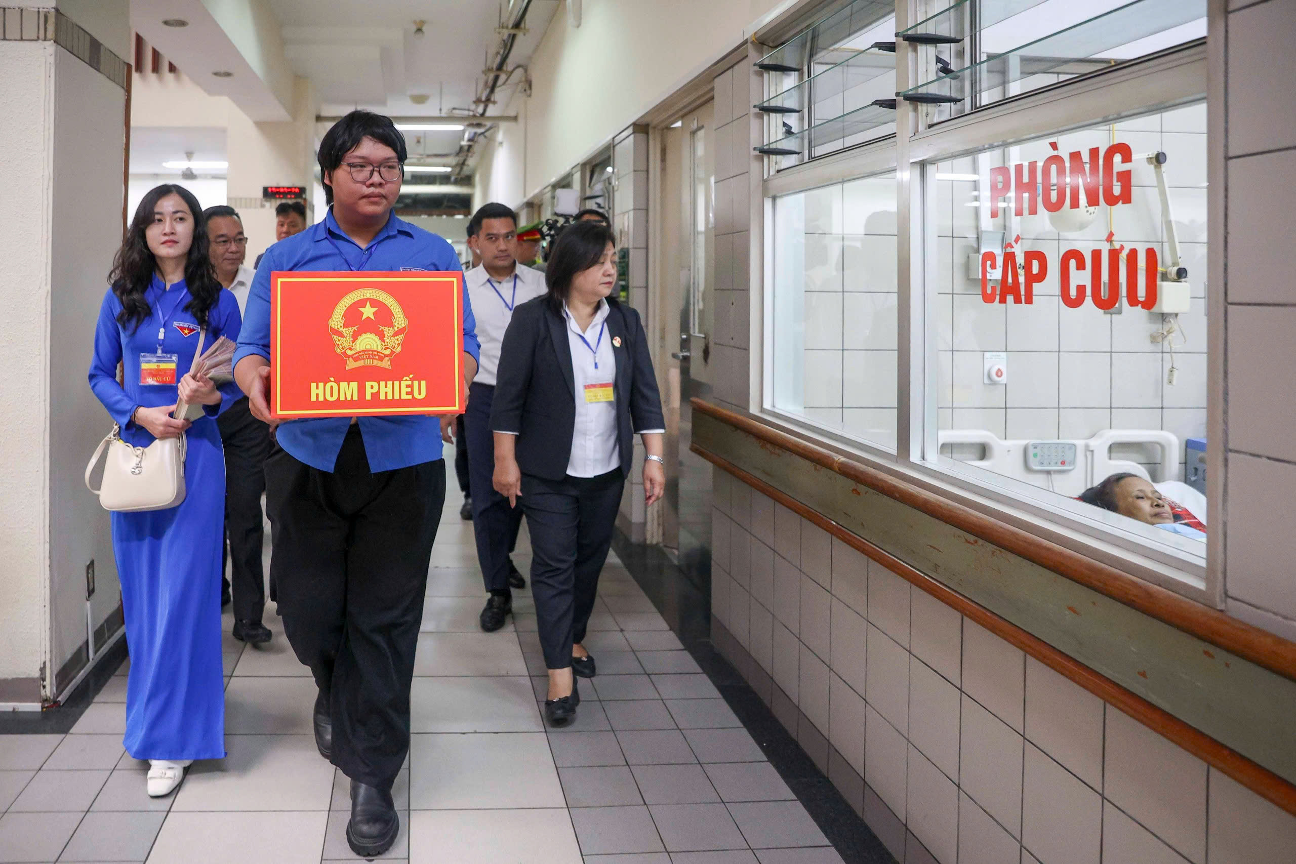 Những lá phiếu đặc biệt trong ngày hội bầu cử toàn dân- Ảnh 5. Những lá phiếu đặc biệt trong ngày hội bầu cử toàn dân- Ảnh 5.