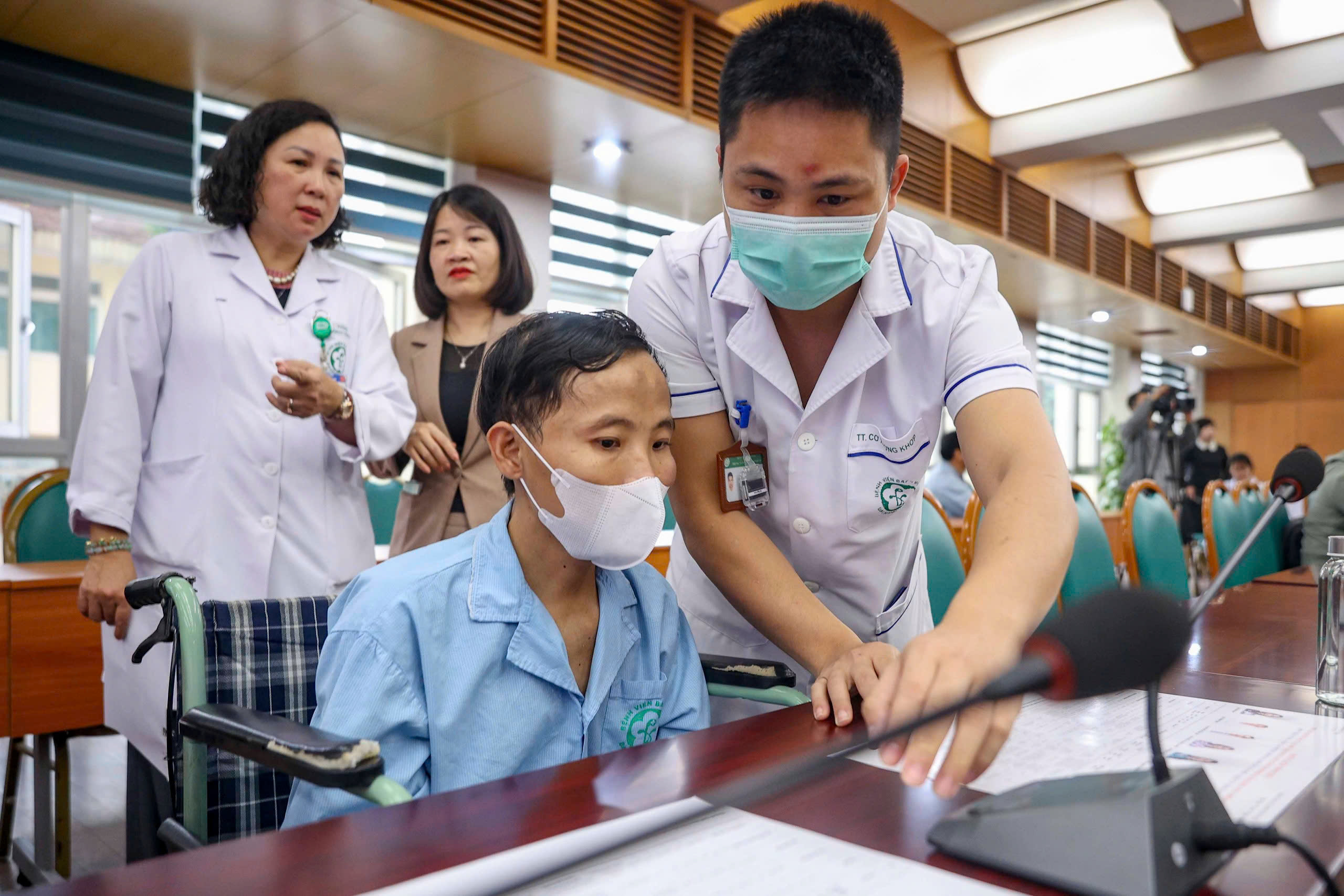 Những lá phiếu đặc biệt trong ngày hội bầu cử toàn dân- Ảnh 4. Những lá phiếu đặc biệt trong ngày hội bầu cử toàn dân- Ảnh 4.