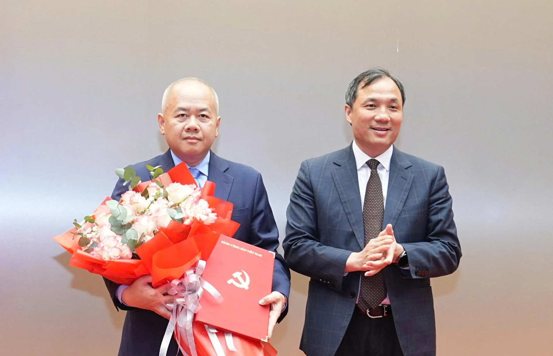 Thứ trưởng Bộ T&agrave;i ch&iacute;nh l&agrave;m Ph&oacute; B&iacute; thư Th&agrave;nh ủy Hải Ph&ograve;ng  - Ảnh 2.