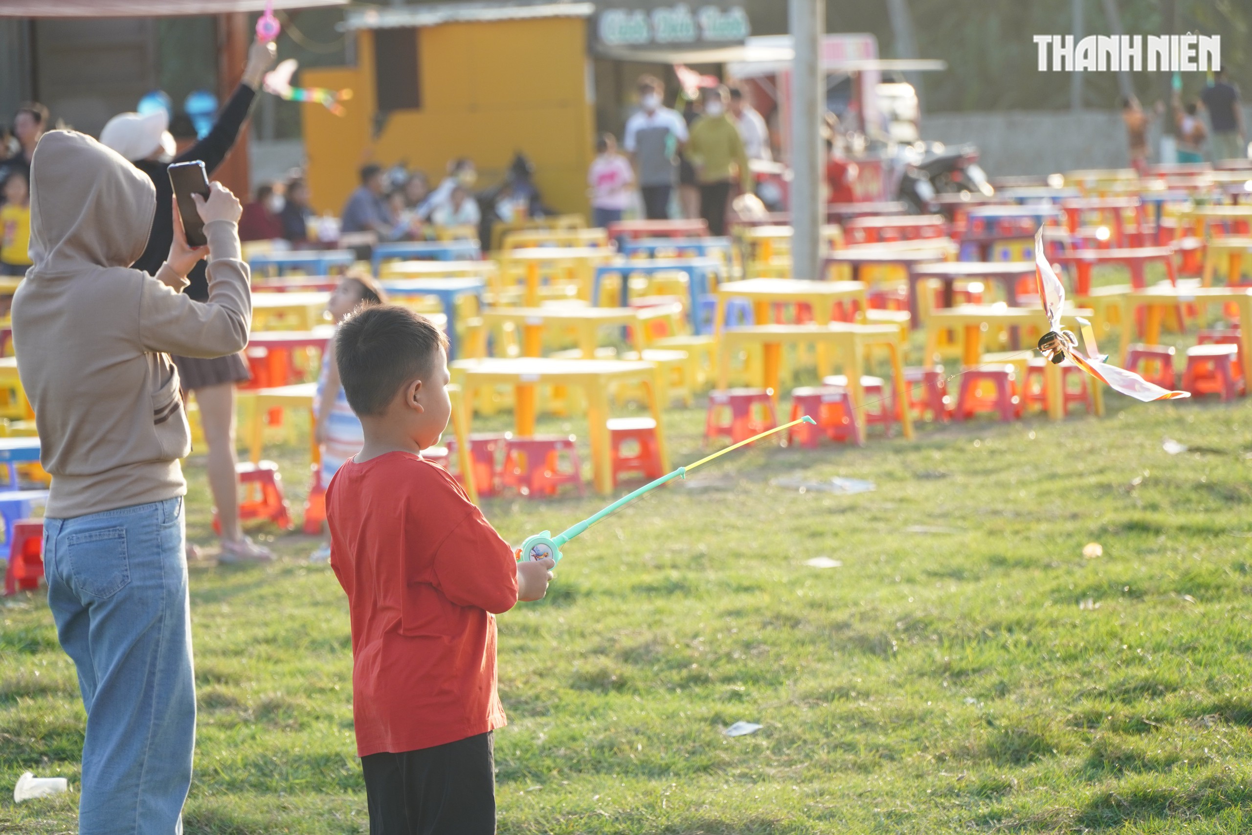 Bãi thả diều khổng lồ ngắm hoàng hôn cực 'chill' ở Vĩnh Long - Ảnh 10.