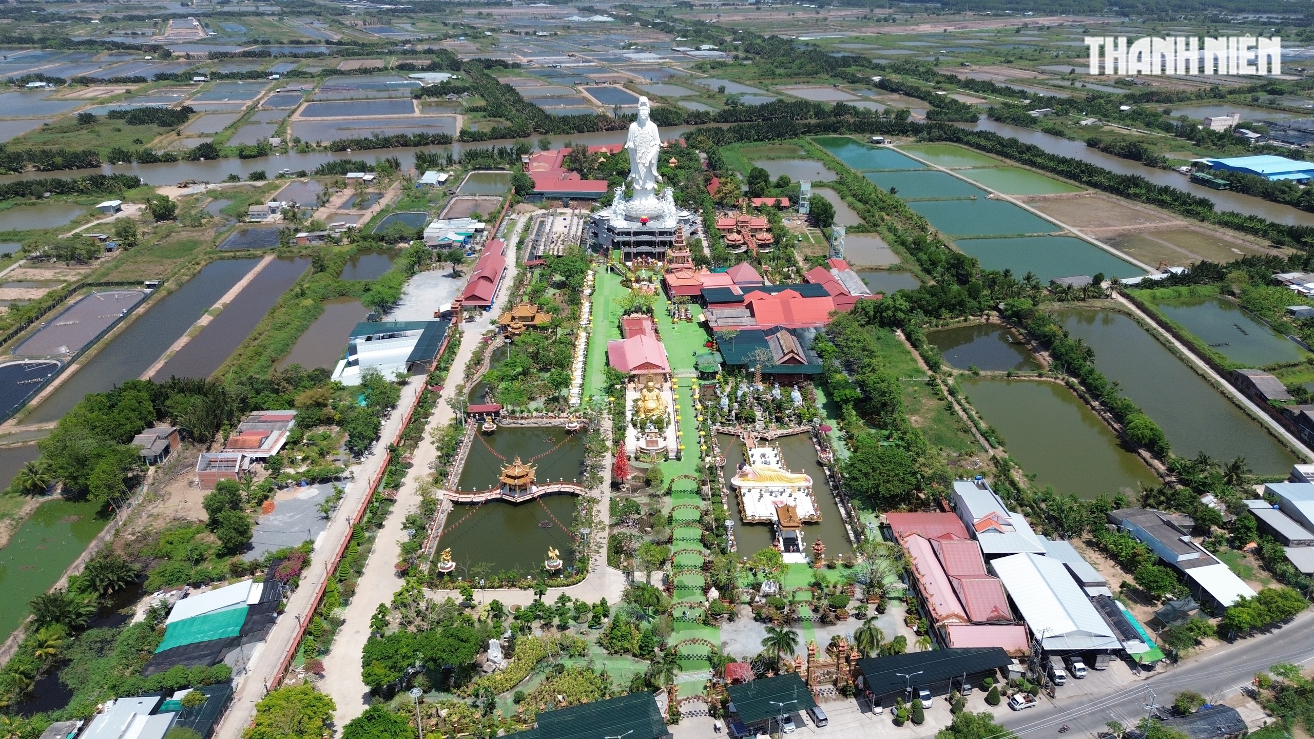 Ngôi chùa miền Tây có tượng Quan Âm cao 71 m, đẹp như chốn tiên cảnh - Ảnh 1. Ngôi chùa miền Tây có tượng Quan Âm cao 71 m, đẹp như chốn tiên cảnh - Ảnh 1.